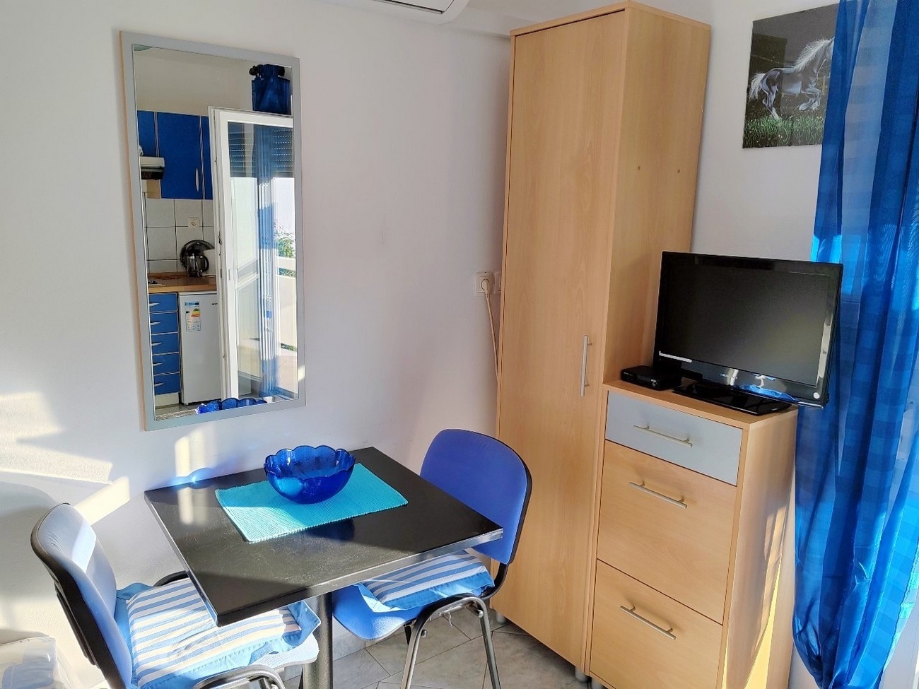 Studio flat with balcony and sea view Barbat, Rab (AS-22217-a)