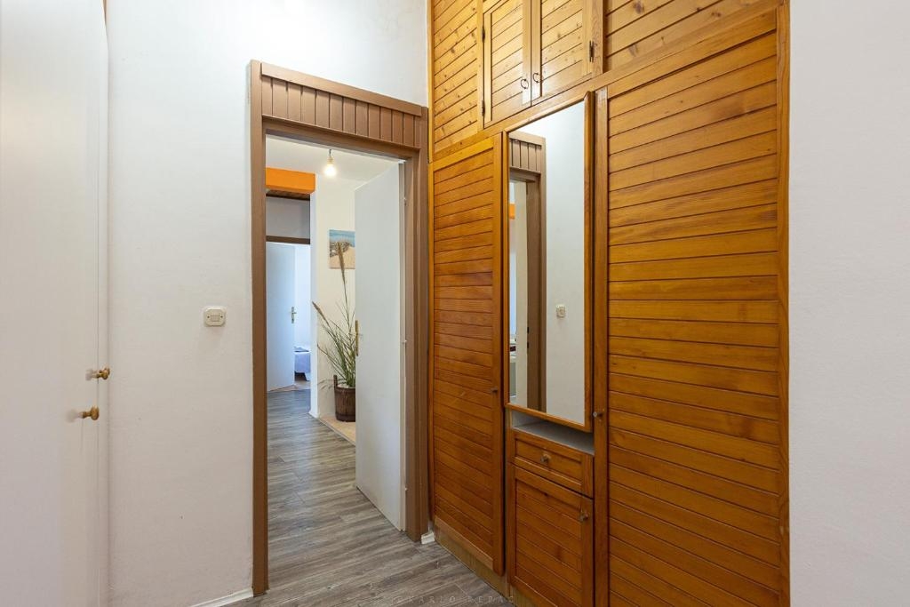 Comfortable and spacious house with terrace Kotlenice, Zagora  K