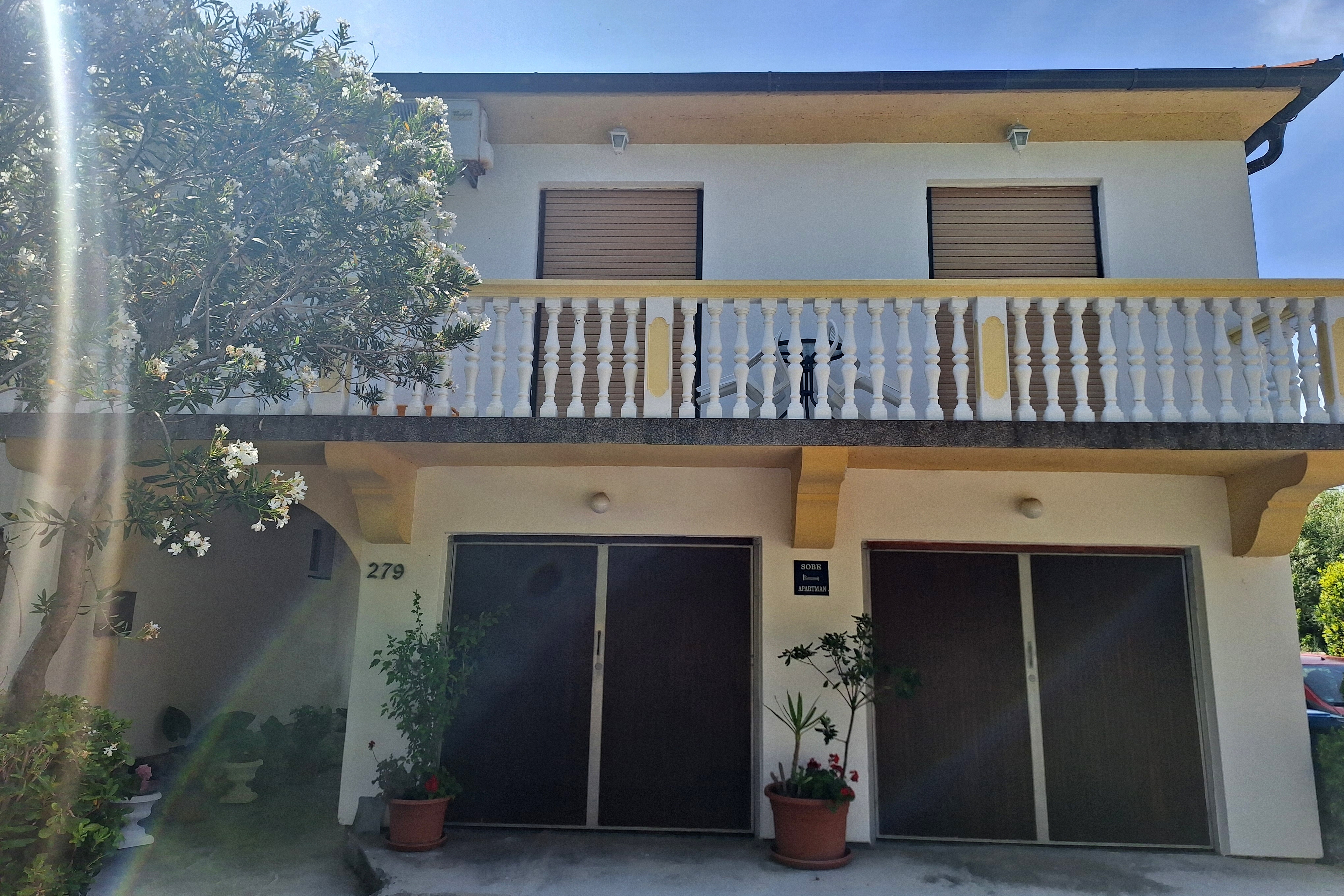 Two bedroom apartment with balcony Palit, Rab (A-22221-a)