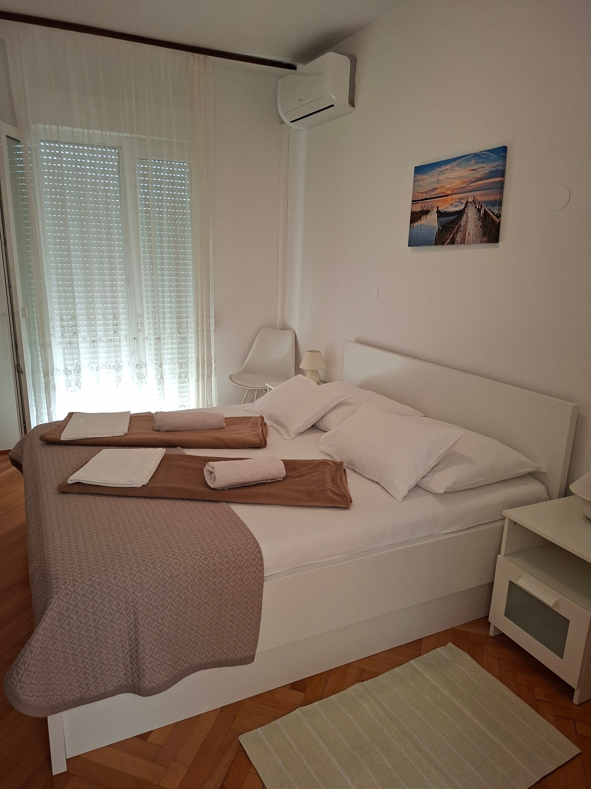 Room with balcony Palit, Rab (S-22221-b) Room with balcony Palit, Rab (S-22221-b)