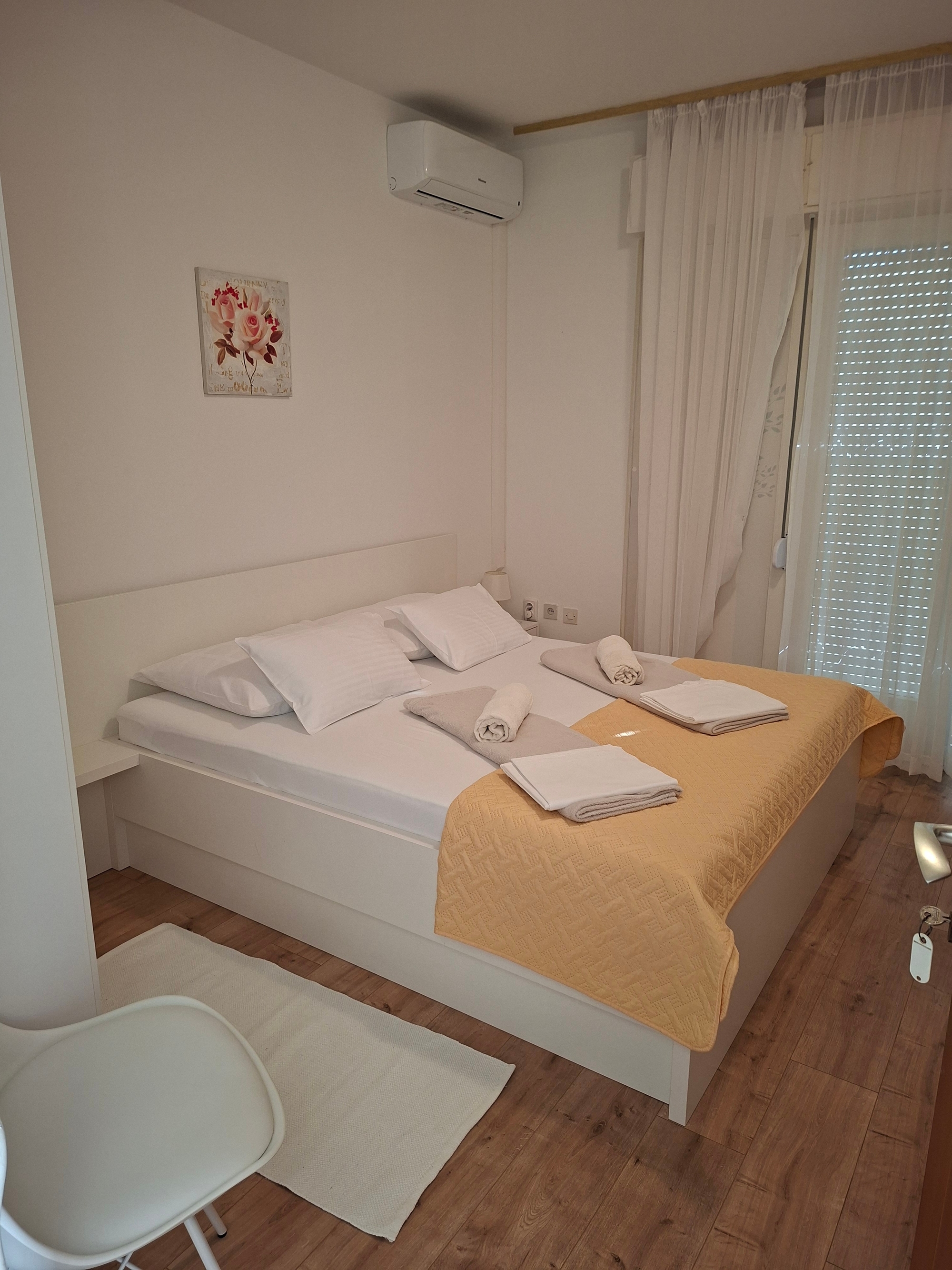 Room with balcony Palit, Rab (S-22221-c)