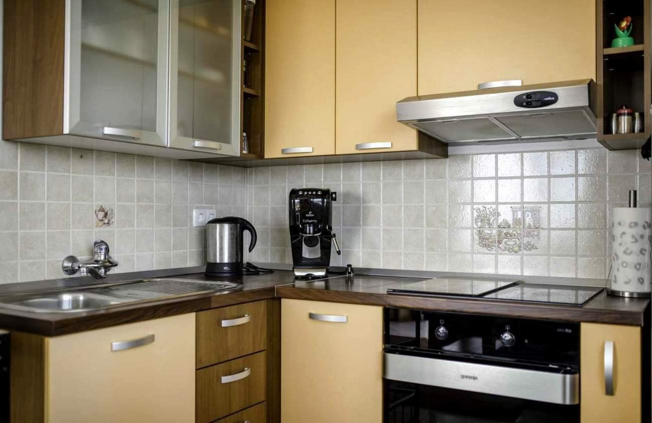 One bedroom apartment with terrace and sea view Banjol, Rab  A-a