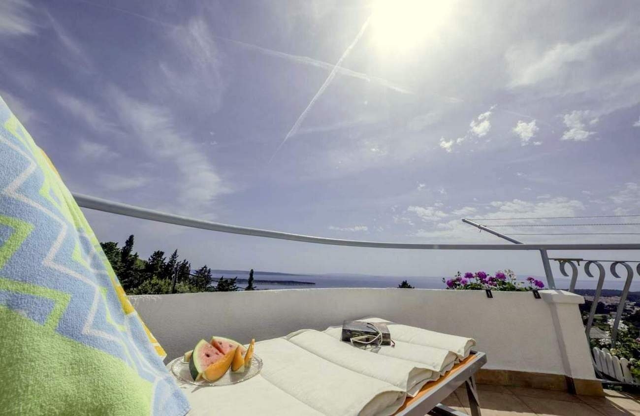 One bedroom apartment with terrace and sea view Banjol, Rab (A-22226-a)