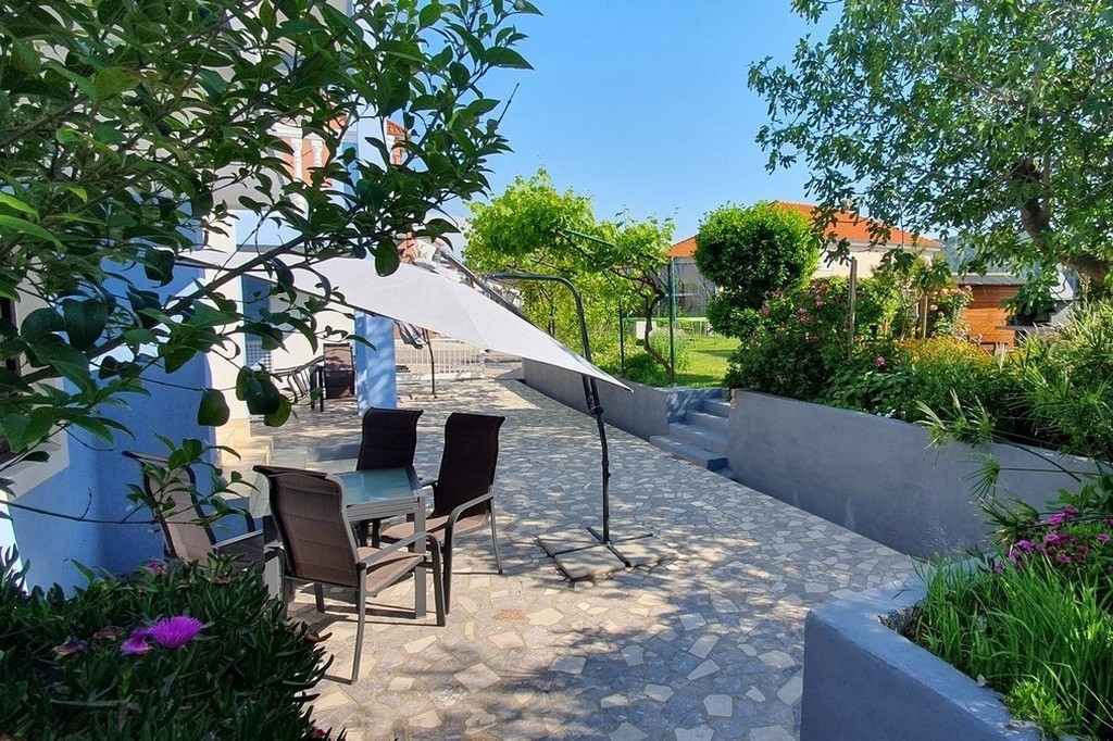 One bedroom apartment with terrace Lopar, Rab  A-a
