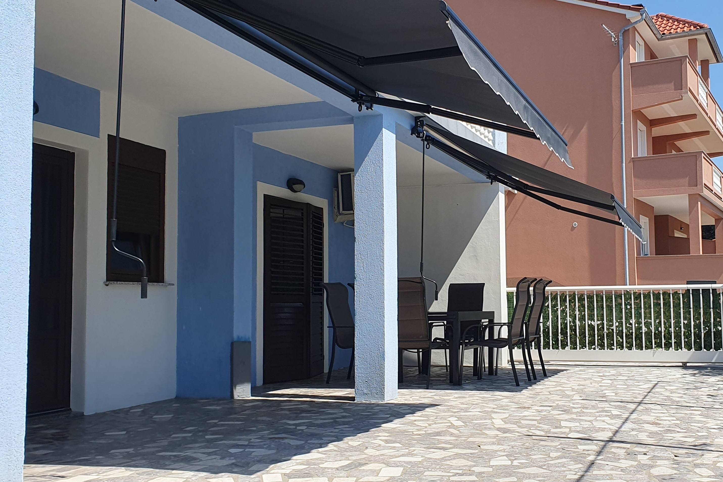 Two bedroom apartment with terrace Lopar, Rab  A-b