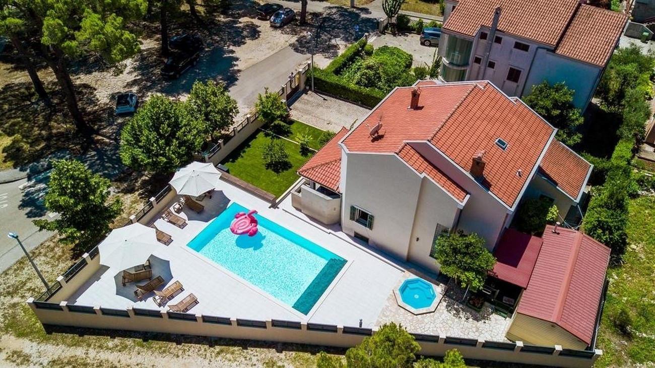 Štirisobna hiša S teraso in pogledom na morje Zadar - Diklo, Zadar  K