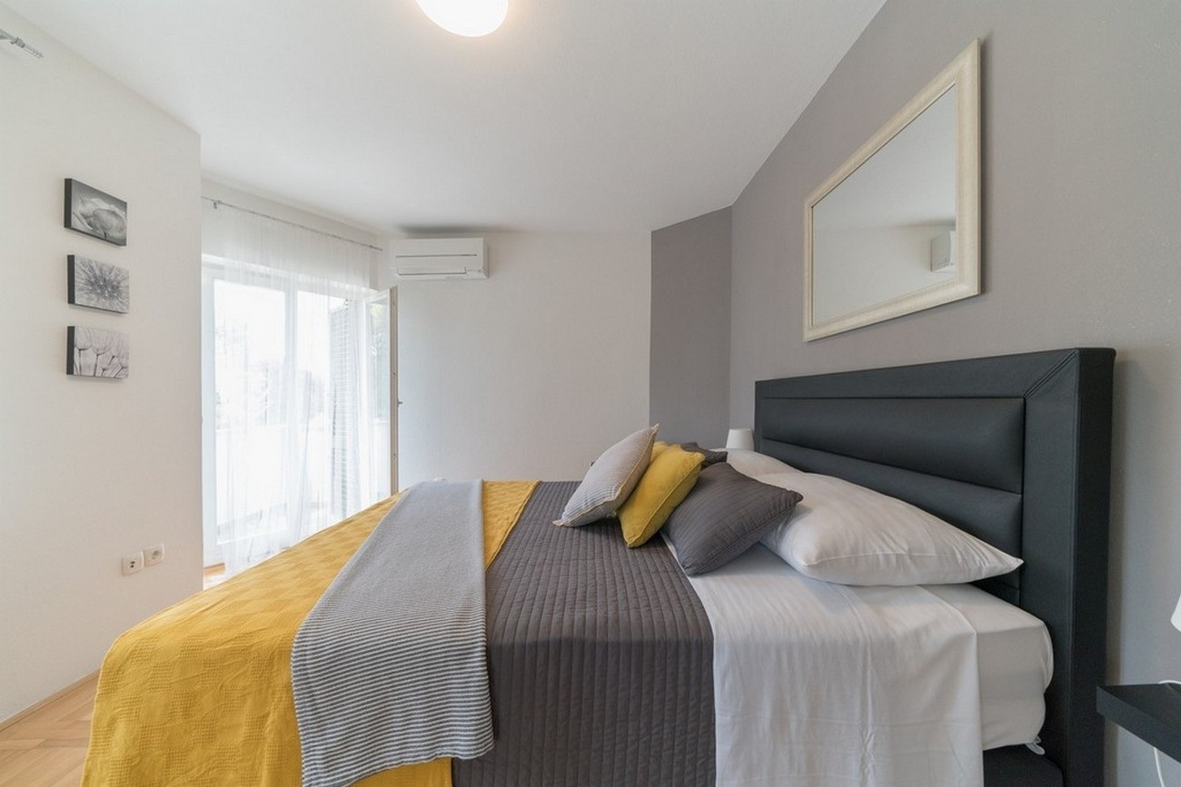 Four bedroom house with terrace and sea view Zadar - Diklo, Zadar  K