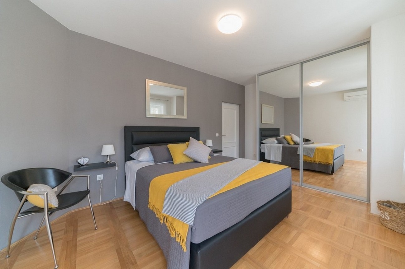 Four bedroom house with terrace and sea view Zadar - Diklo, Zadar  K