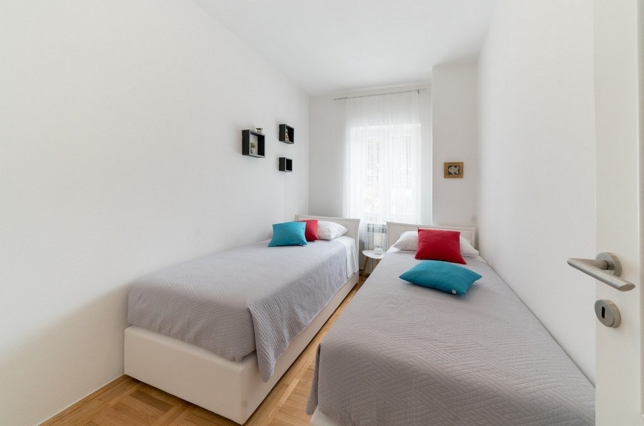 Four bedroom house with terrace and sea view Zadar - Diklo, Zadar  K