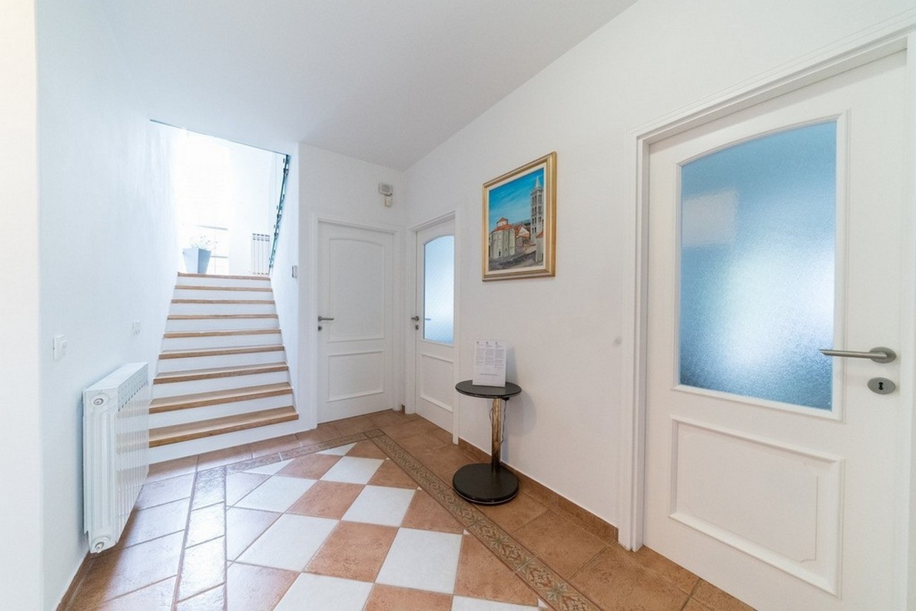 Four bedroom house with terrace and sea view Zadar - Diklo, Zadar  K