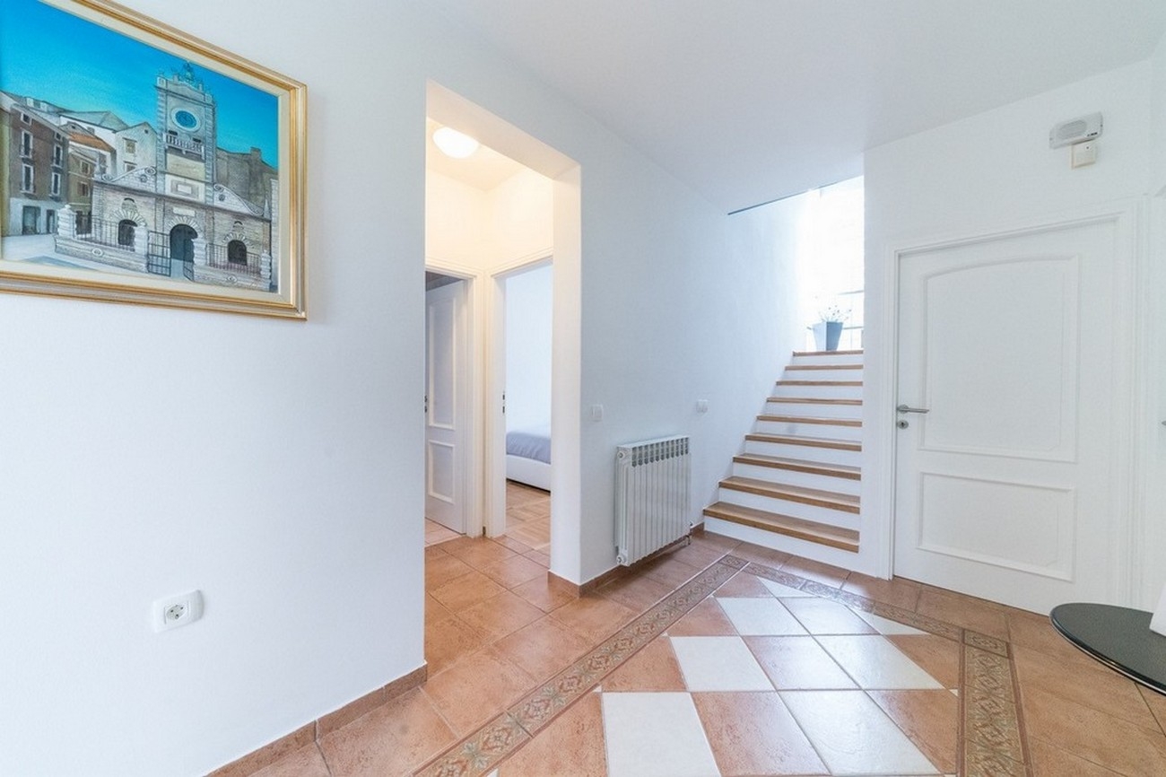 Four bedroom house with terrace and sea view Zadar - Diklo, Zadar  K