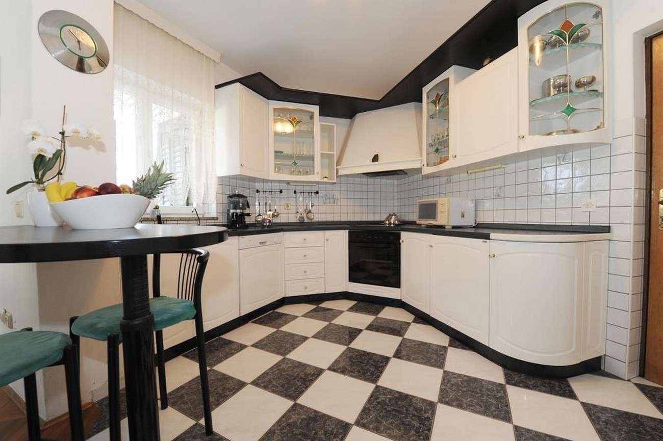 Four bedroom house with terrace and sea view Zadar - Diklo, Zadar  K