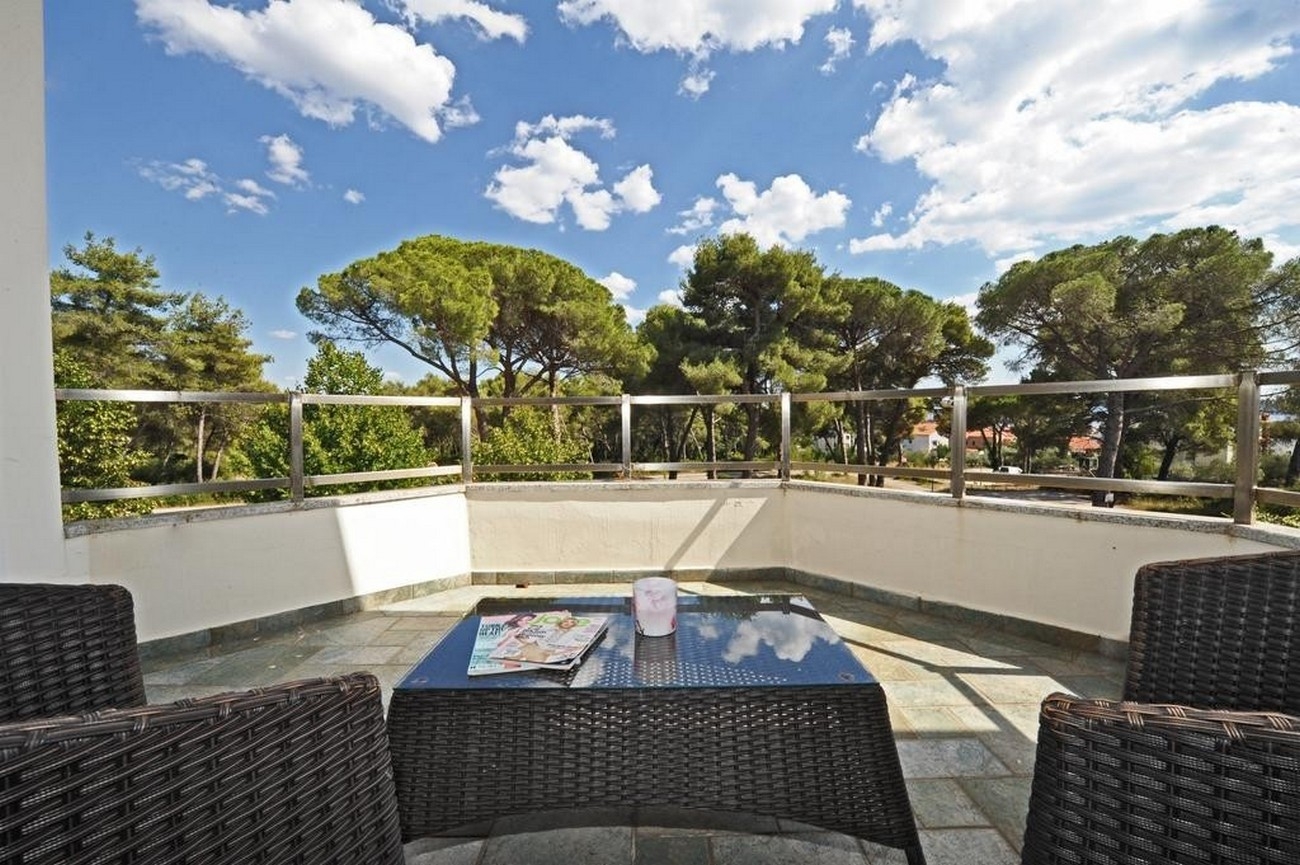 Four bedroom house with terrace and sea view Zadar - Diklo, Zadar  K