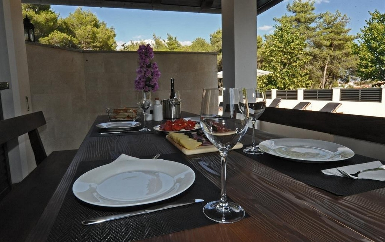 Four bedroom house with terrace and sea view Zadar - Diklo, Zadar  K