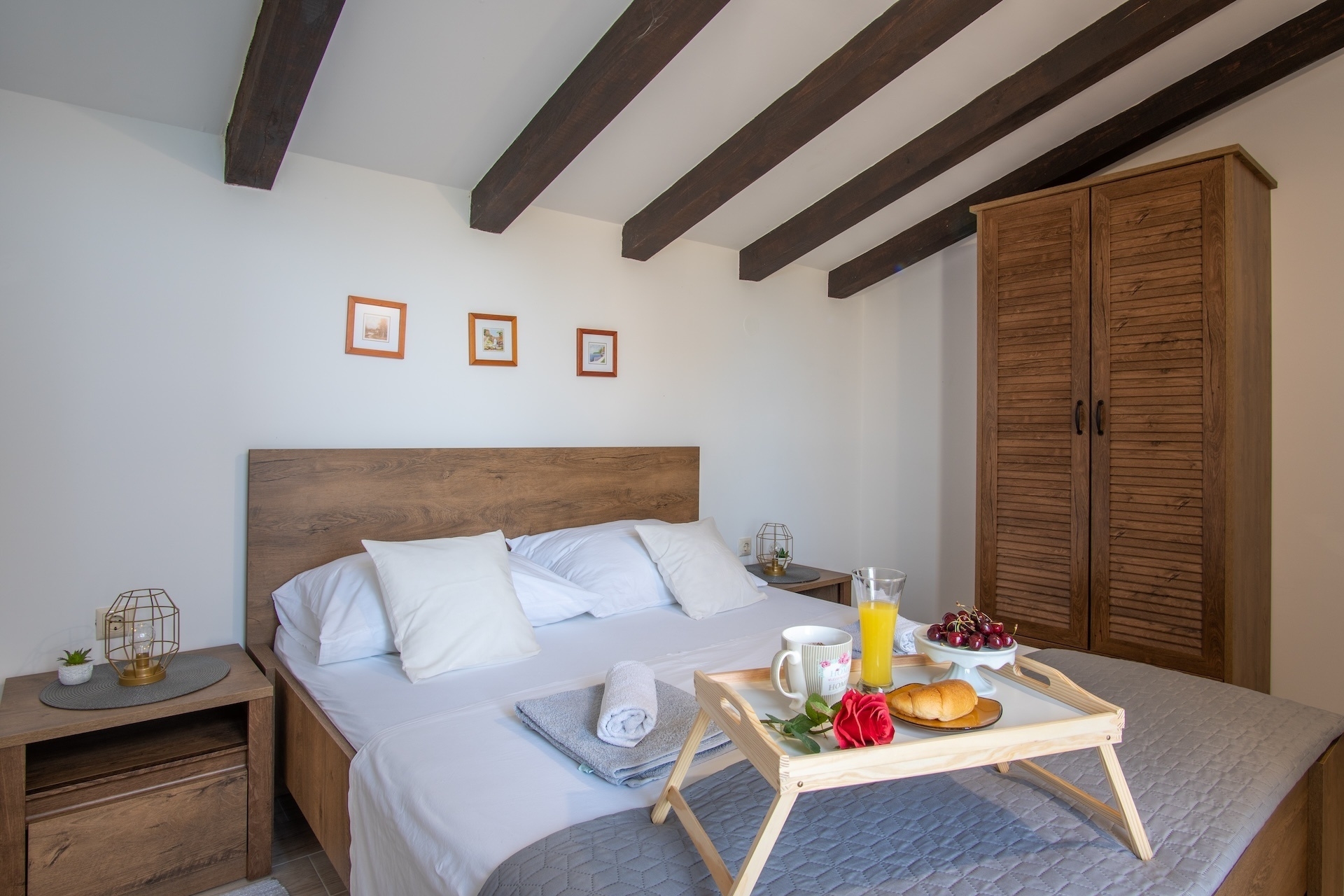Comfortable and spacious house with balcony Košljun, Pag  K
