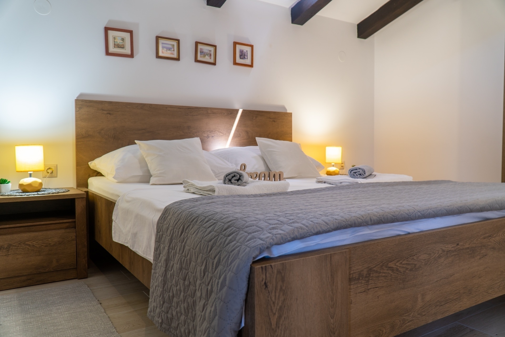 Comfortable and spacious house with balcony Košljun, Pag  K
