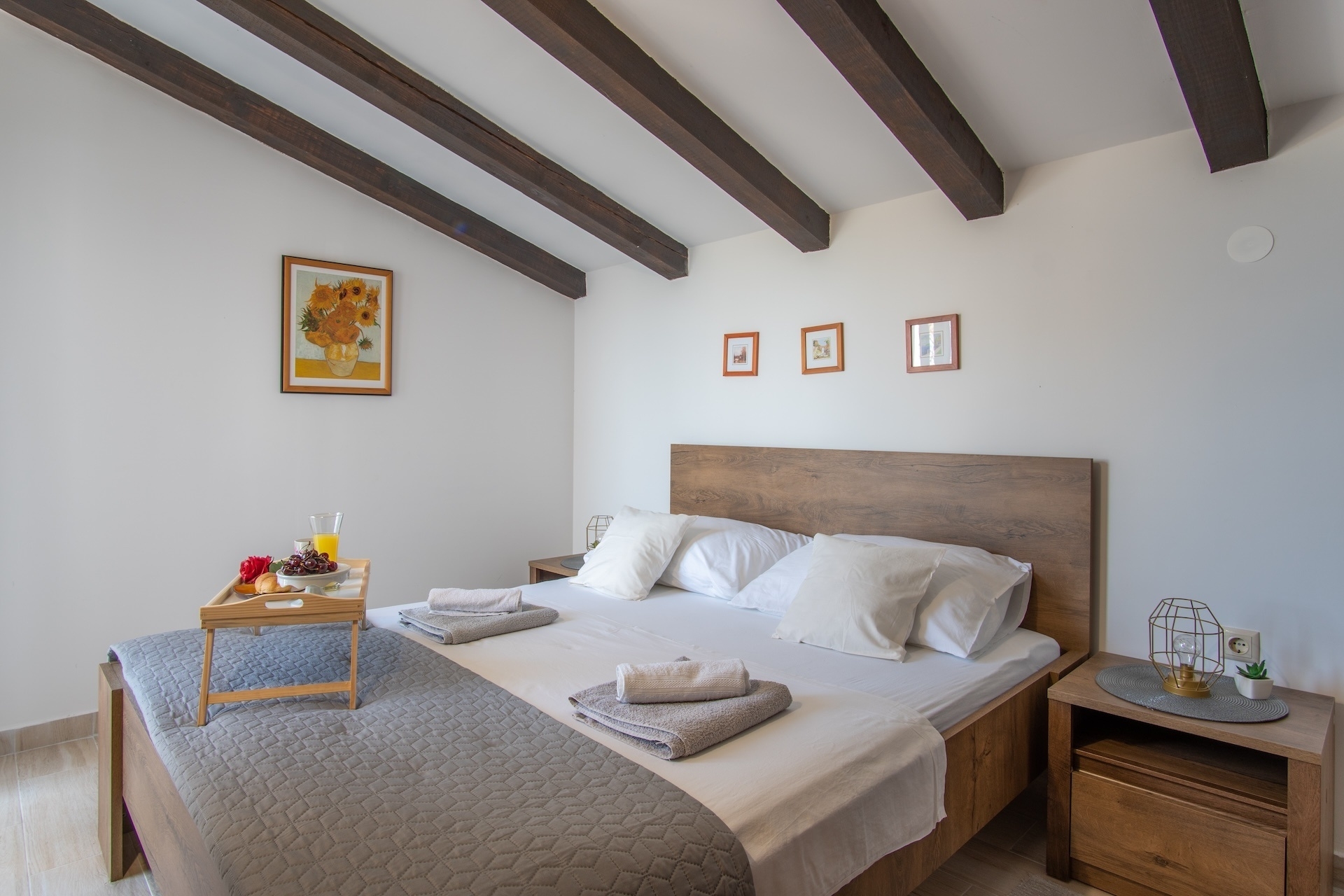 Comfortable and spacious house with balcony Košljun, Pag  K
