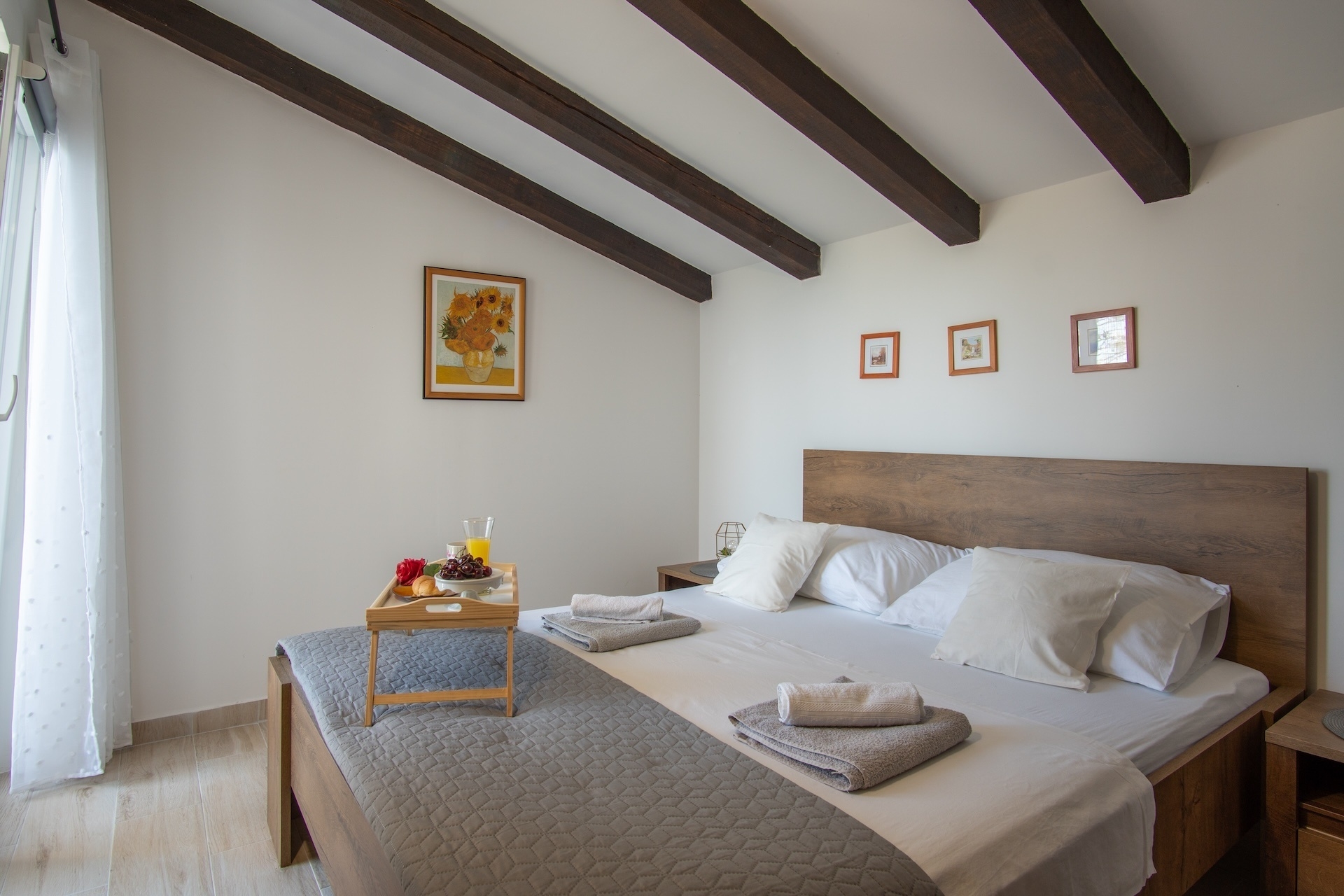 Comfortable and spacious house with balcony Košljun, Pag  K
