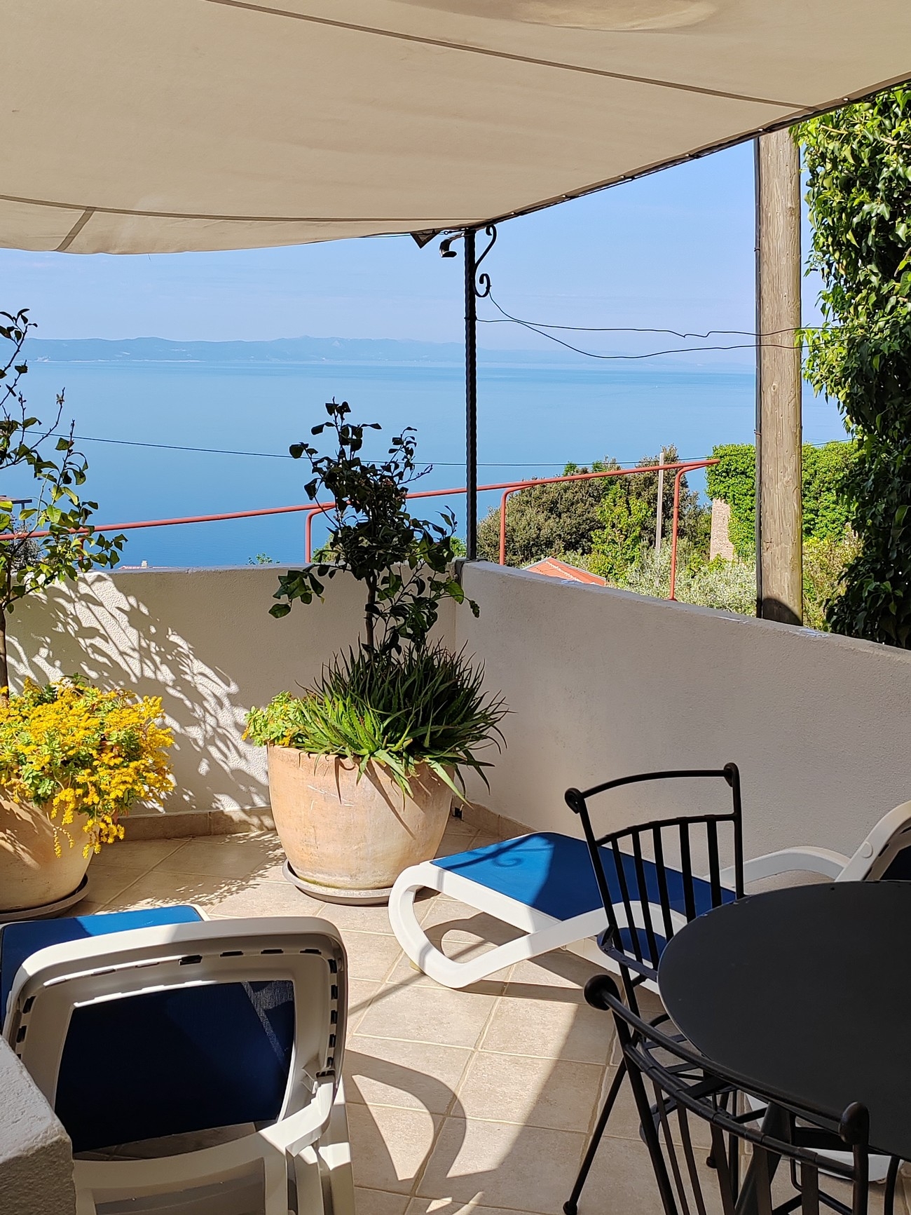 One bedroom house with terrace and sea view Gornja Podgora, Makarska  K