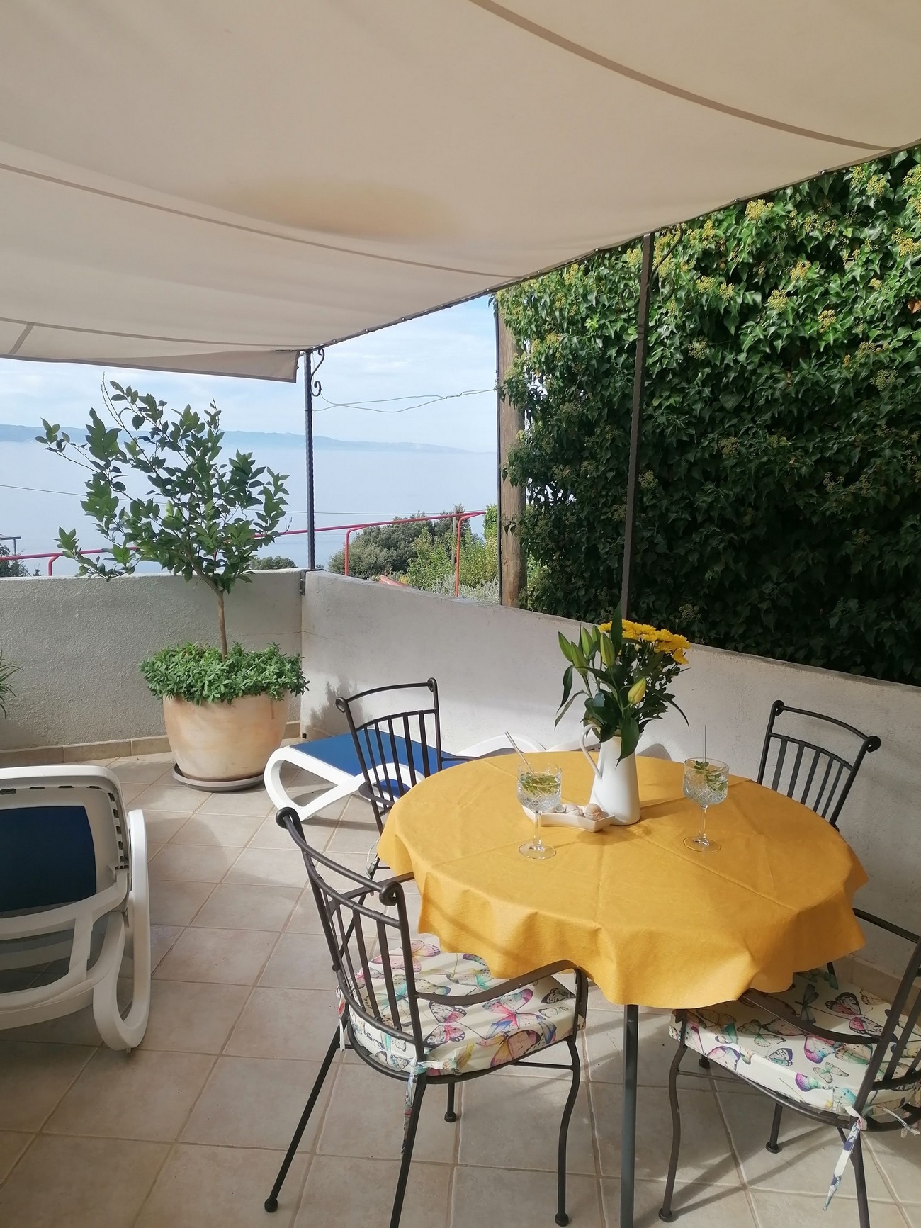 One bedroom house with terrace and sea view Gornja Podgora, Makarska  K