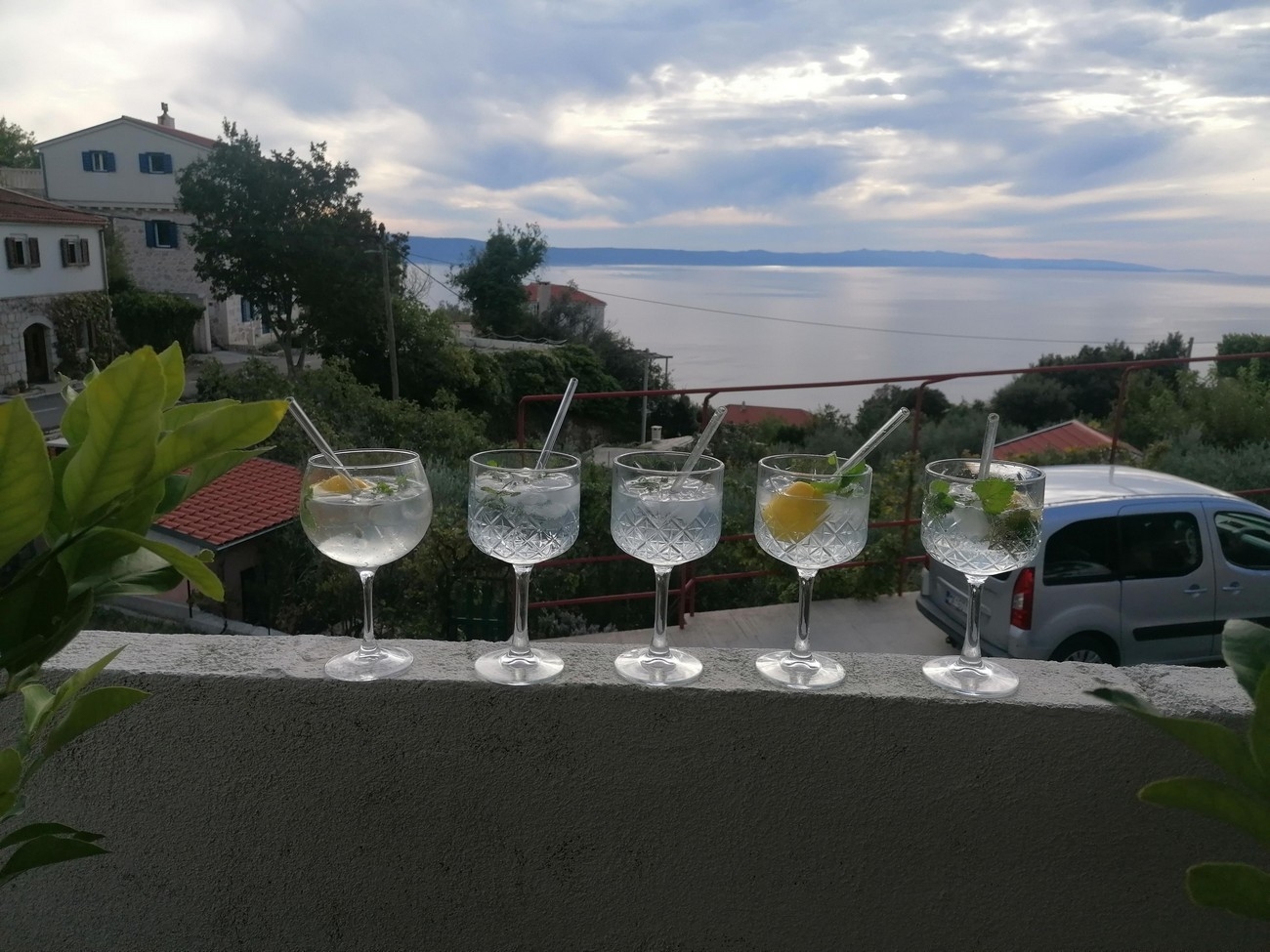 One bedroom house with terrace and sea view Gornja Podgora, Makarska  K