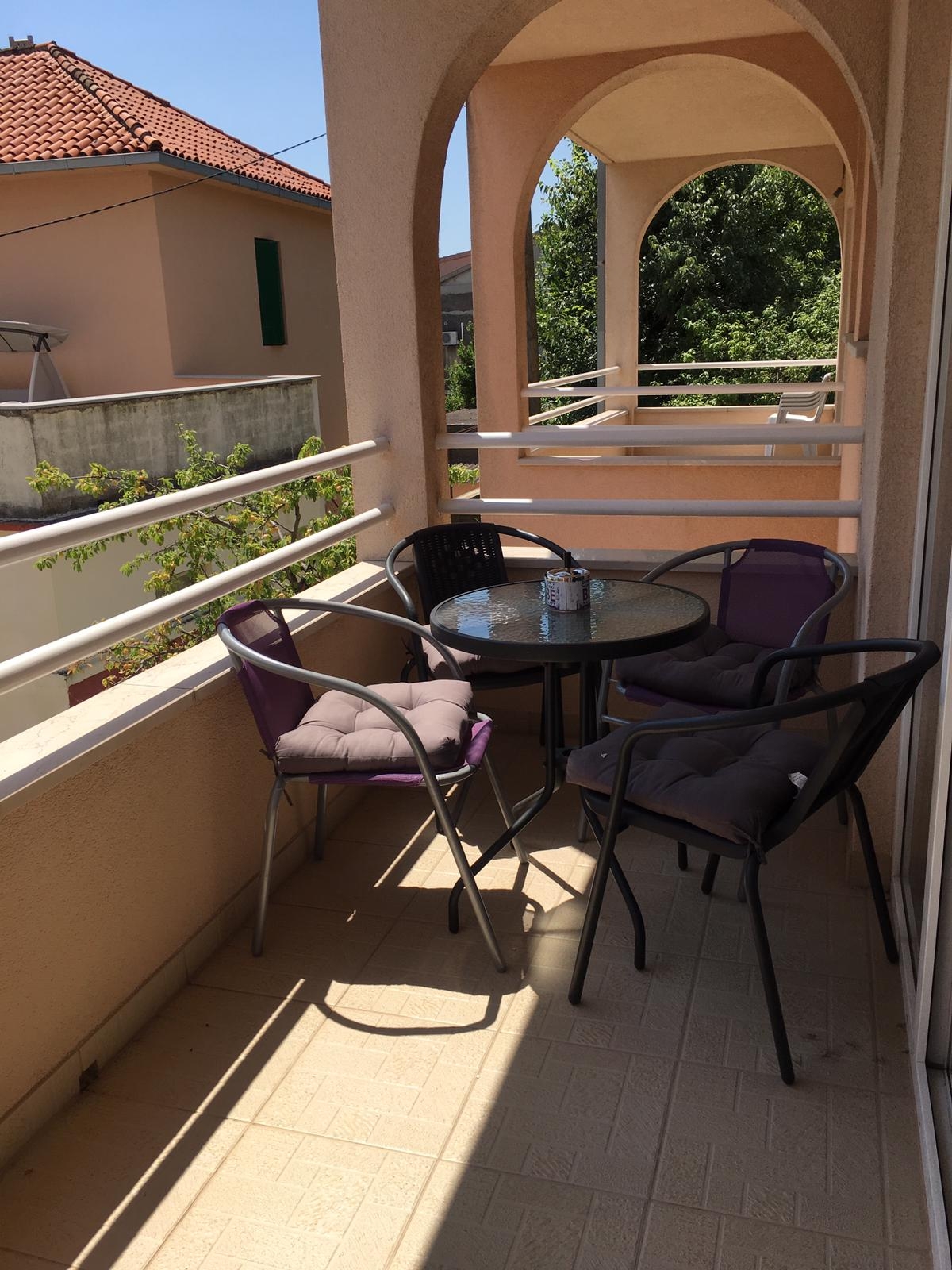 One bedroom apartment with balcony Kaštel Novi, Kaštela  A-a