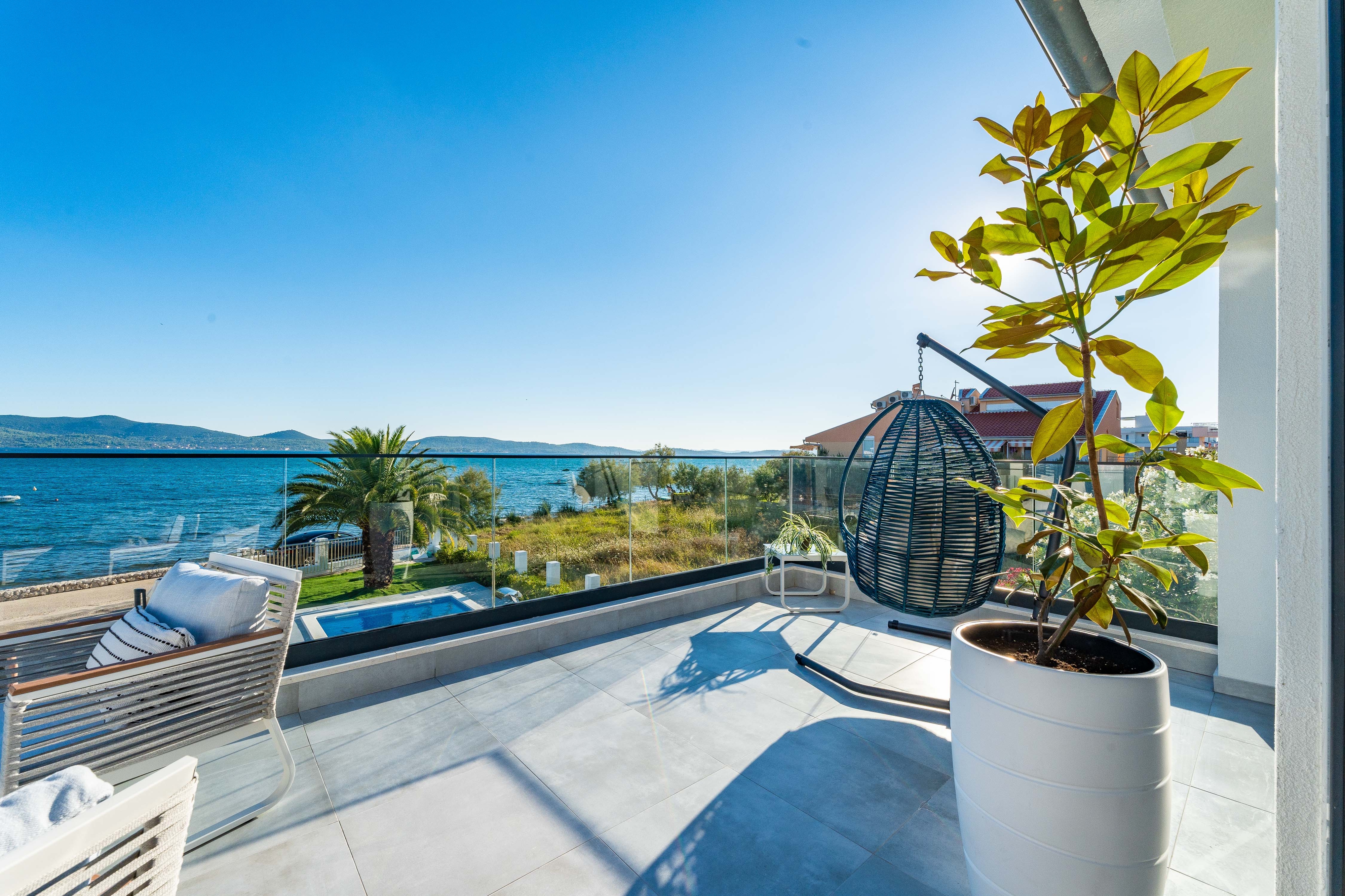 Four bedroom house near beach Sukošan, Zadar  K
