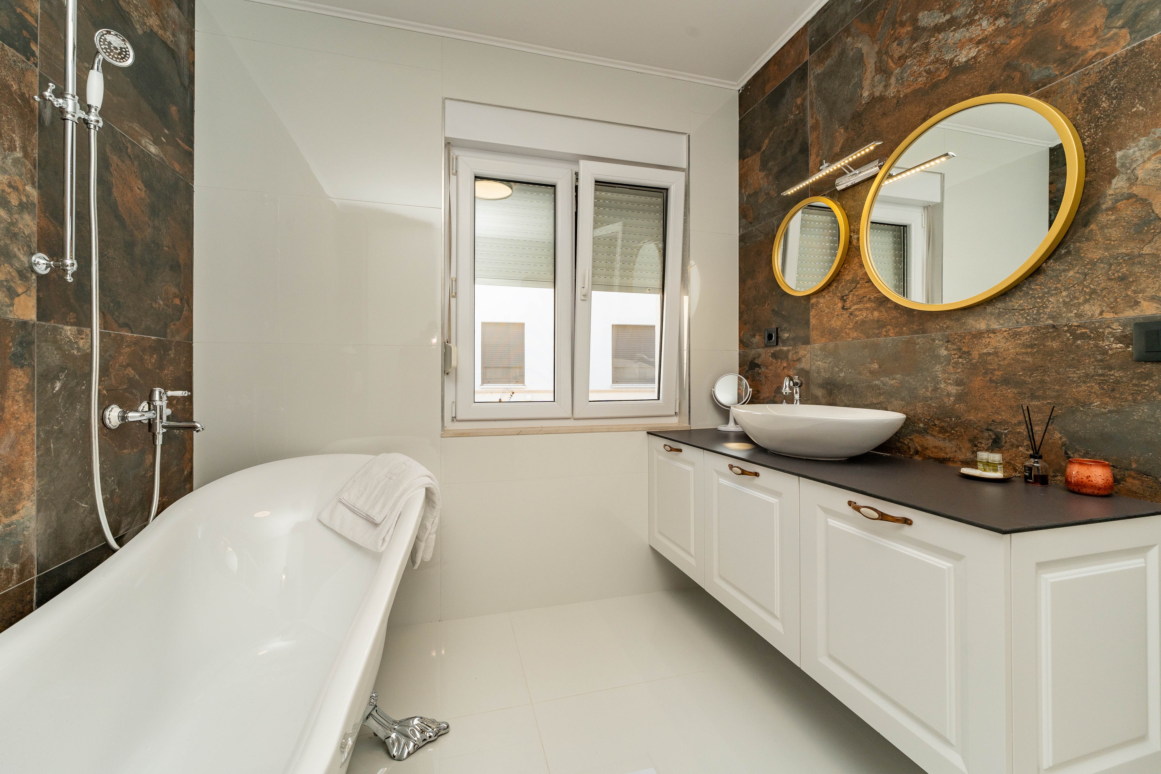 Four bedroom house near beach Sukošan, Zadar  K