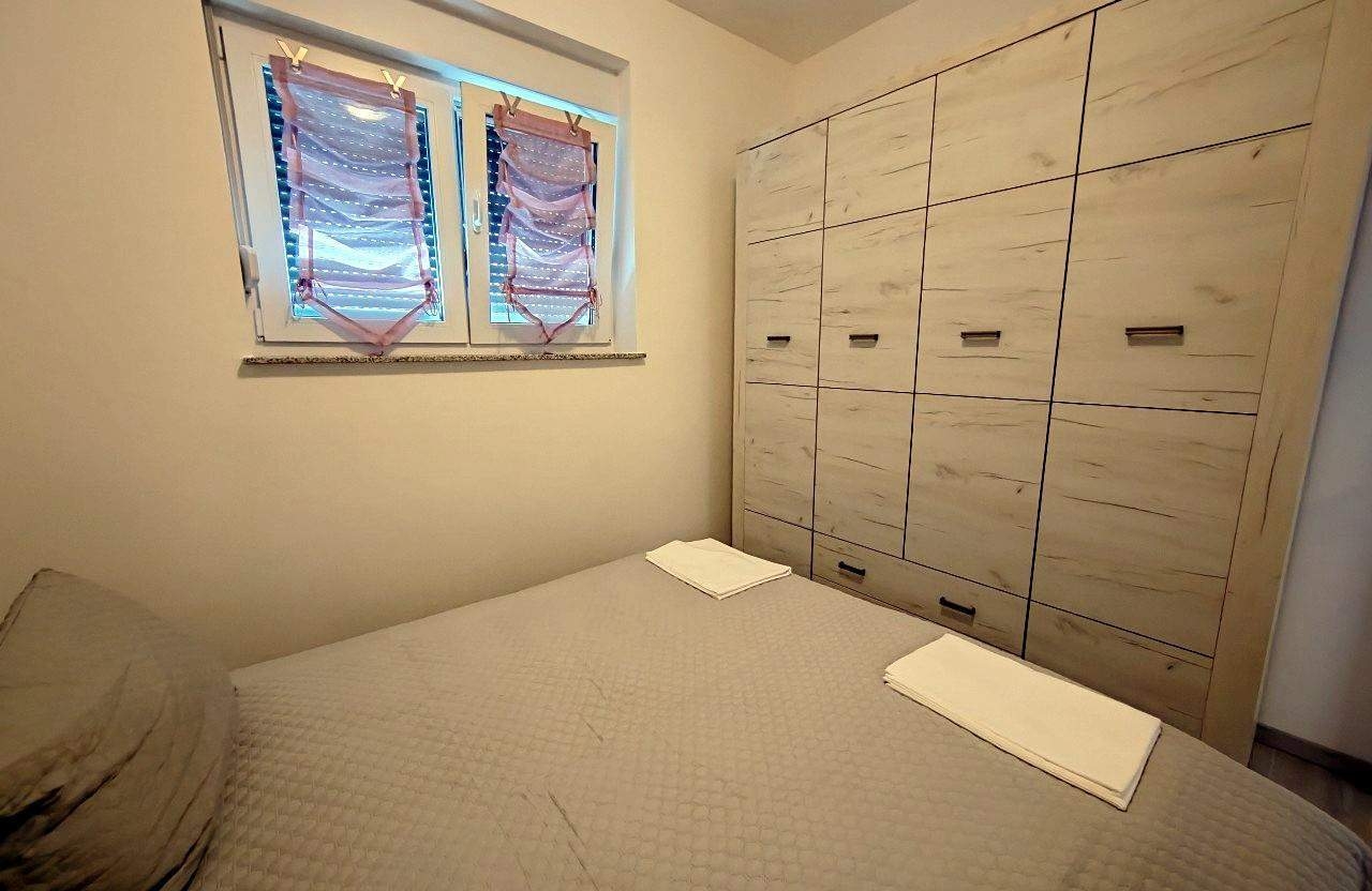 Top Rab Barbat Top Rab Barbat