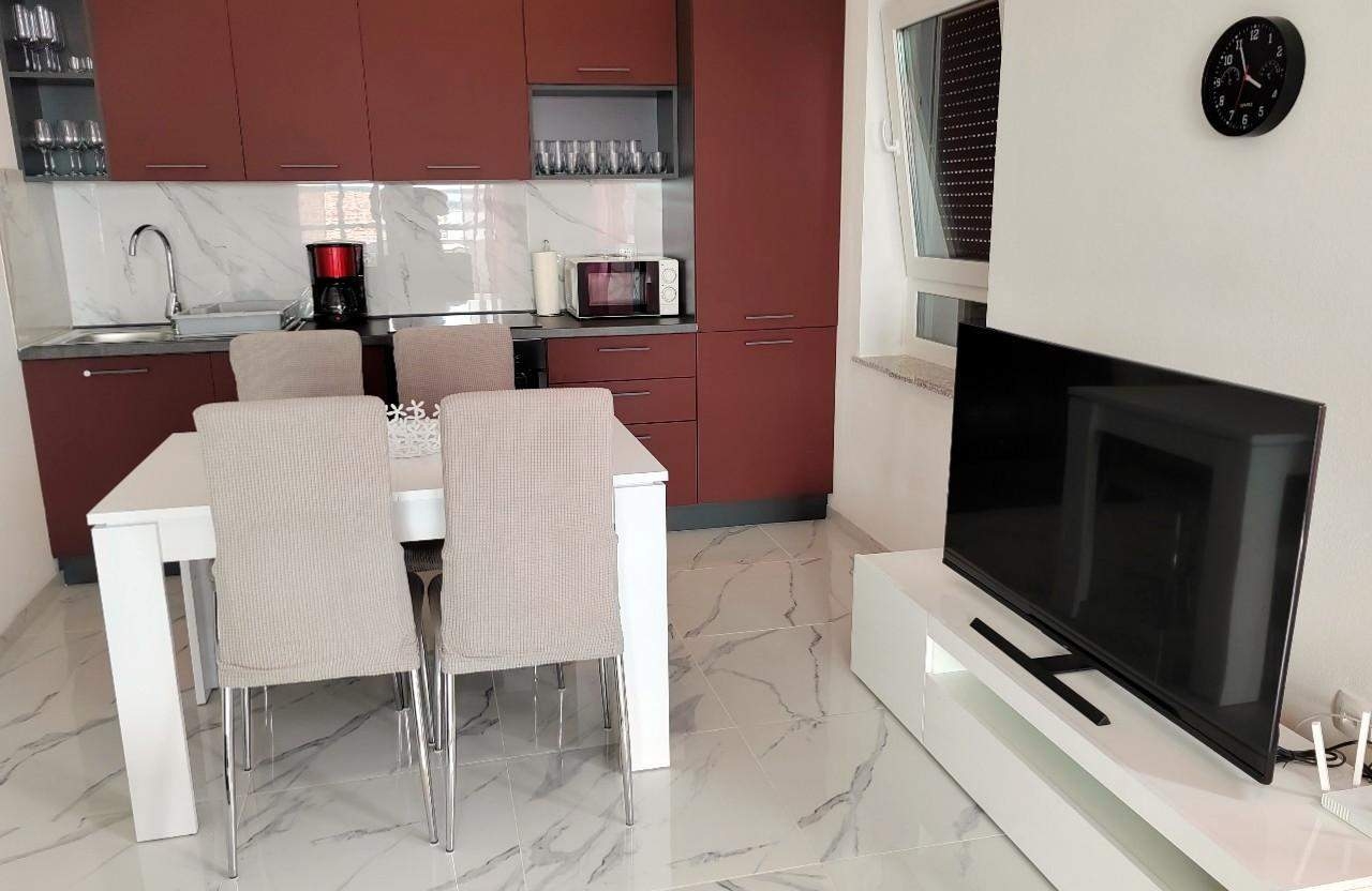 Top Rab Barbat Top Rab Barbat