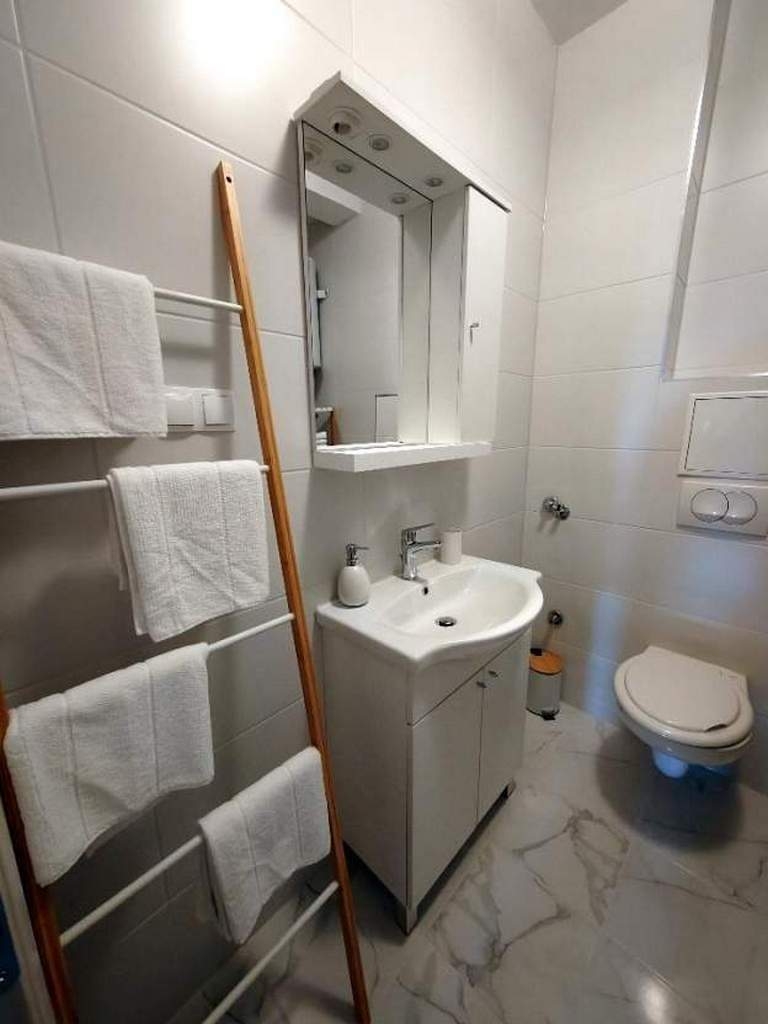 Two bedroom apartment with balcony and sea view Barbat, Rab  A-b