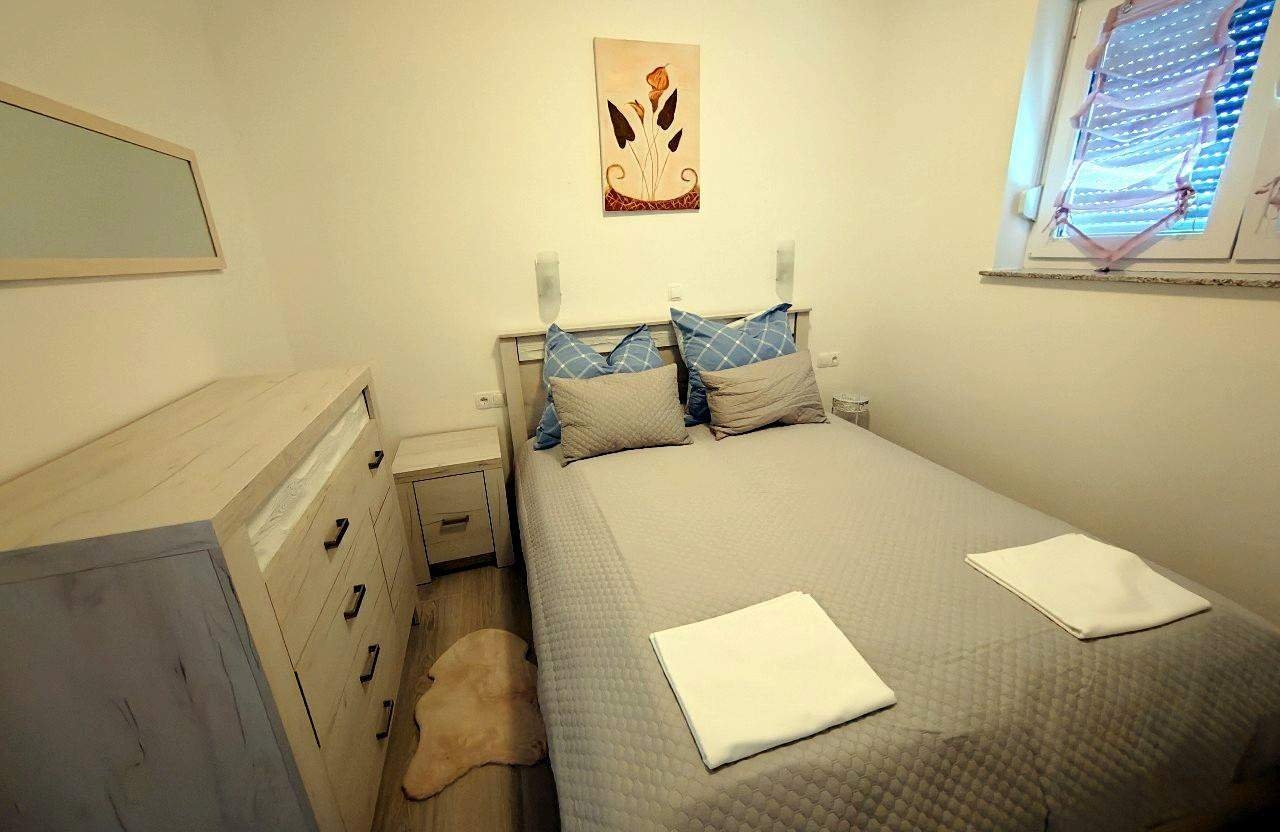 Top Rab Barbat Top Rab Barbat