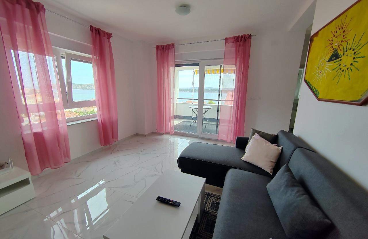 Two bedroom apartment with balcony and sea view Barbat, Rab (A-22251-b)