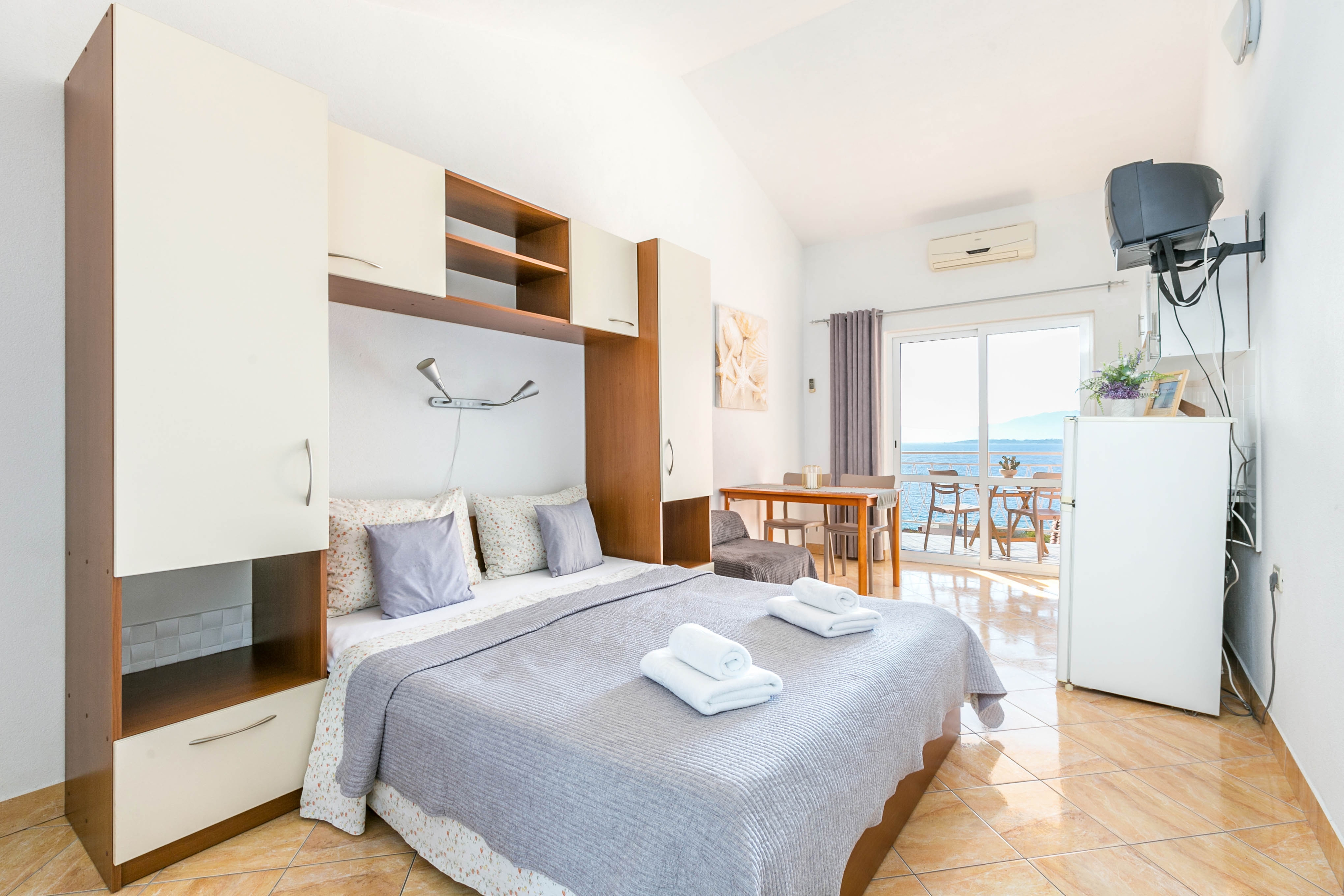 Studio flat with balcony and sea view Živogošće - Blato, Makarska (AS-22253-b) Studio flat with balcony and sea view Živogošće - Blato, Makarska (AS-22253-b)