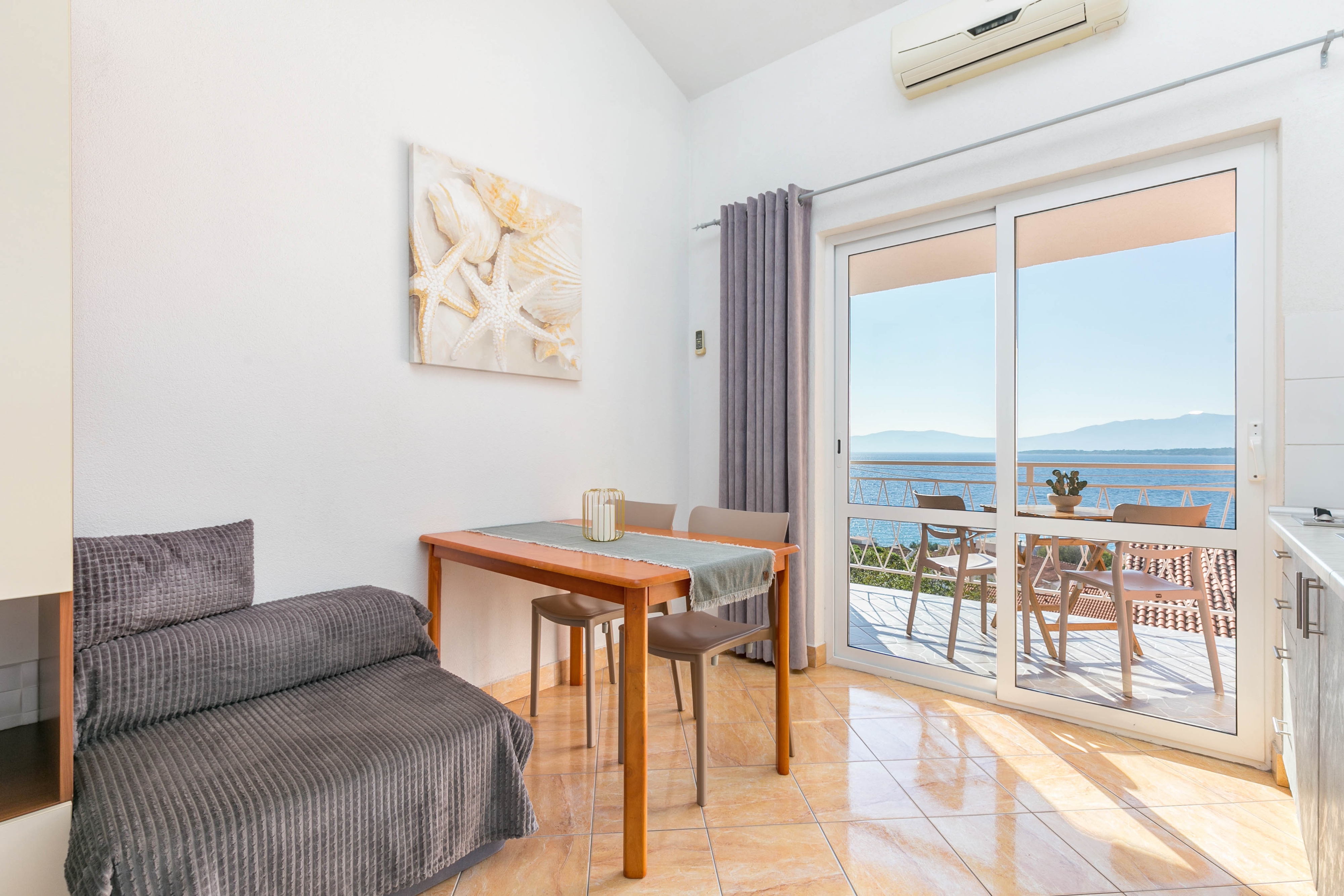 Studio flat with balcony and sea view Živogošće - Blato, Makarska (AS-22253-b)