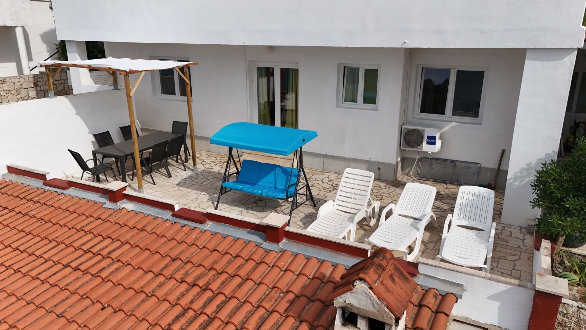 Two bedroom apartment near beach Jelsa, Hvar (A-22256-a)