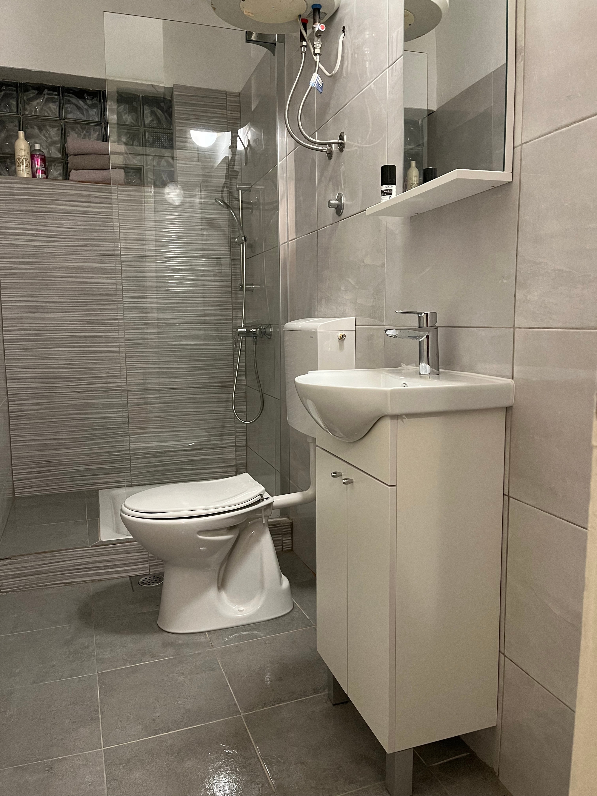 Three bedroom apartment near beach Jelsa, Hvar  A-b
