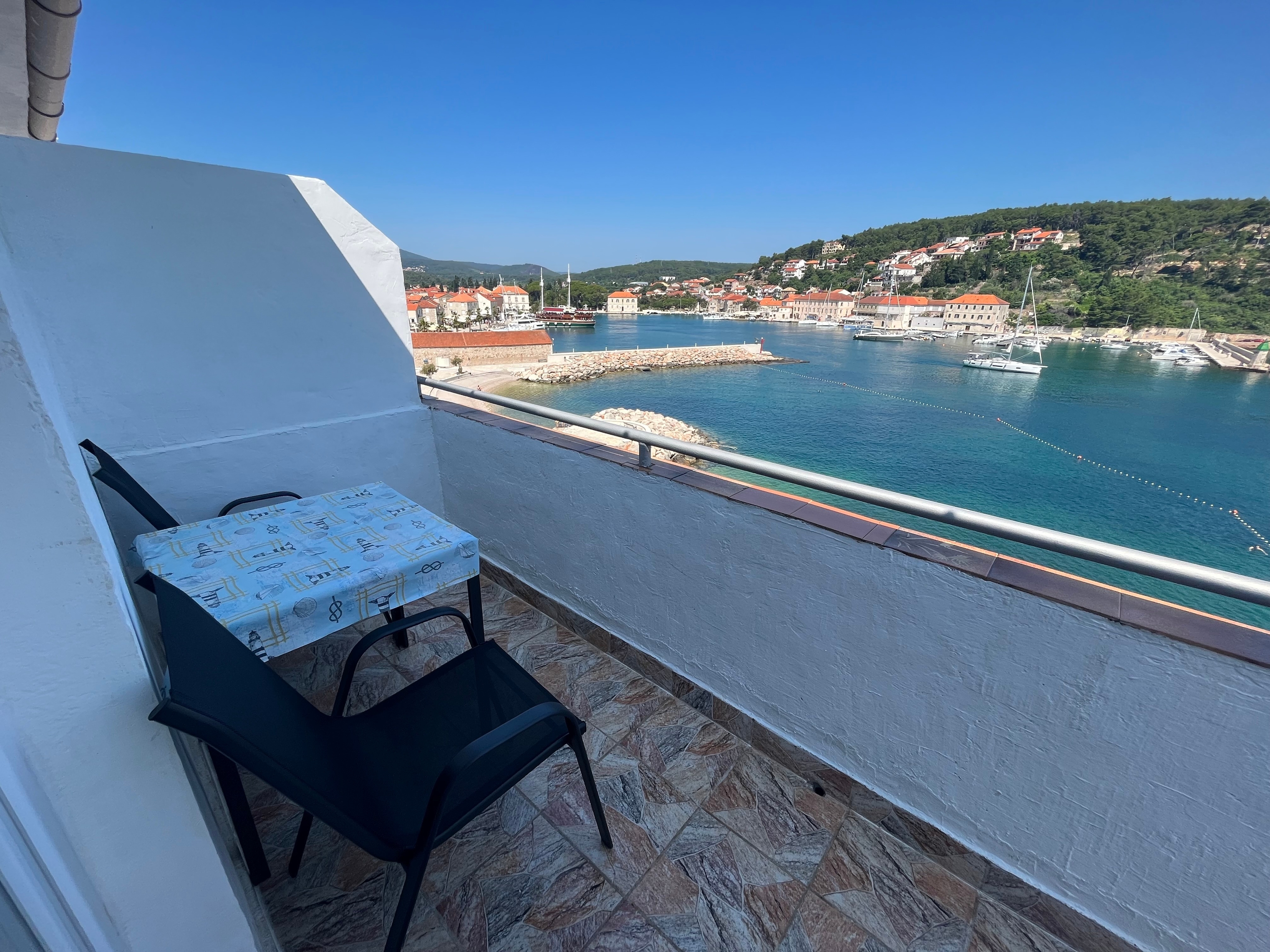 One bedroom apartment near beach Jelsa, Hvar (A-22256-c) One bedroom apartment near beach Jelsa, Hvar (A-22256-c)