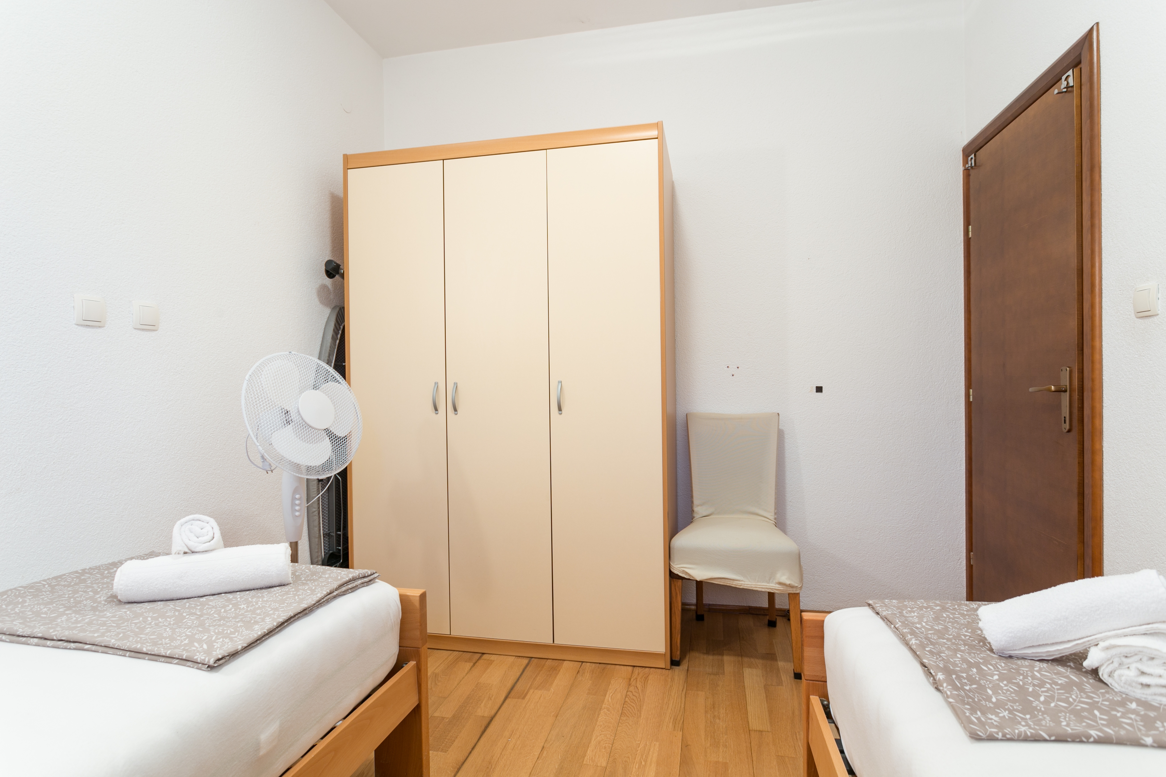 Two bedroom house with terrace Mirca, Brač  K