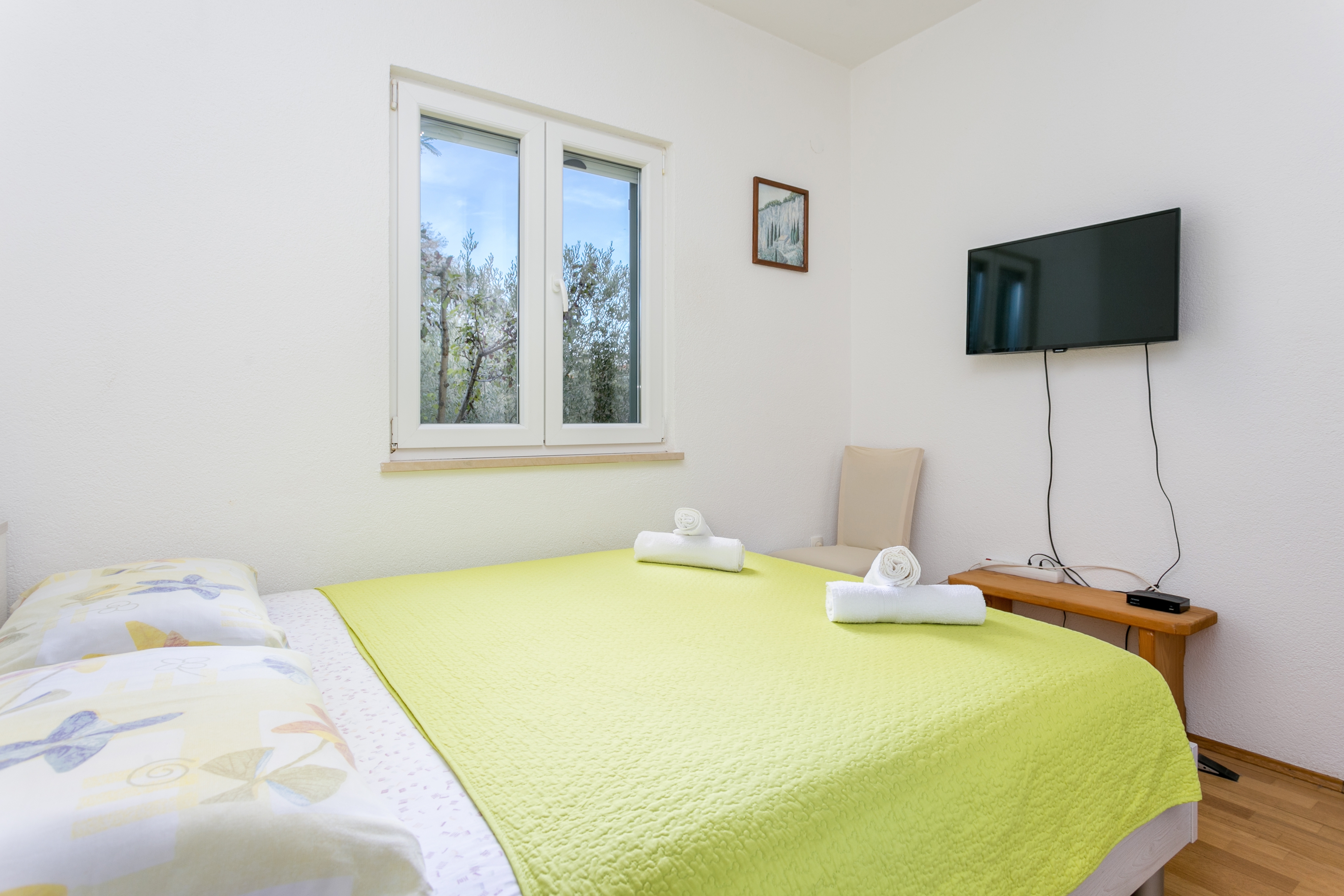 Two bedroom house with terrace Mirca, Brač  K