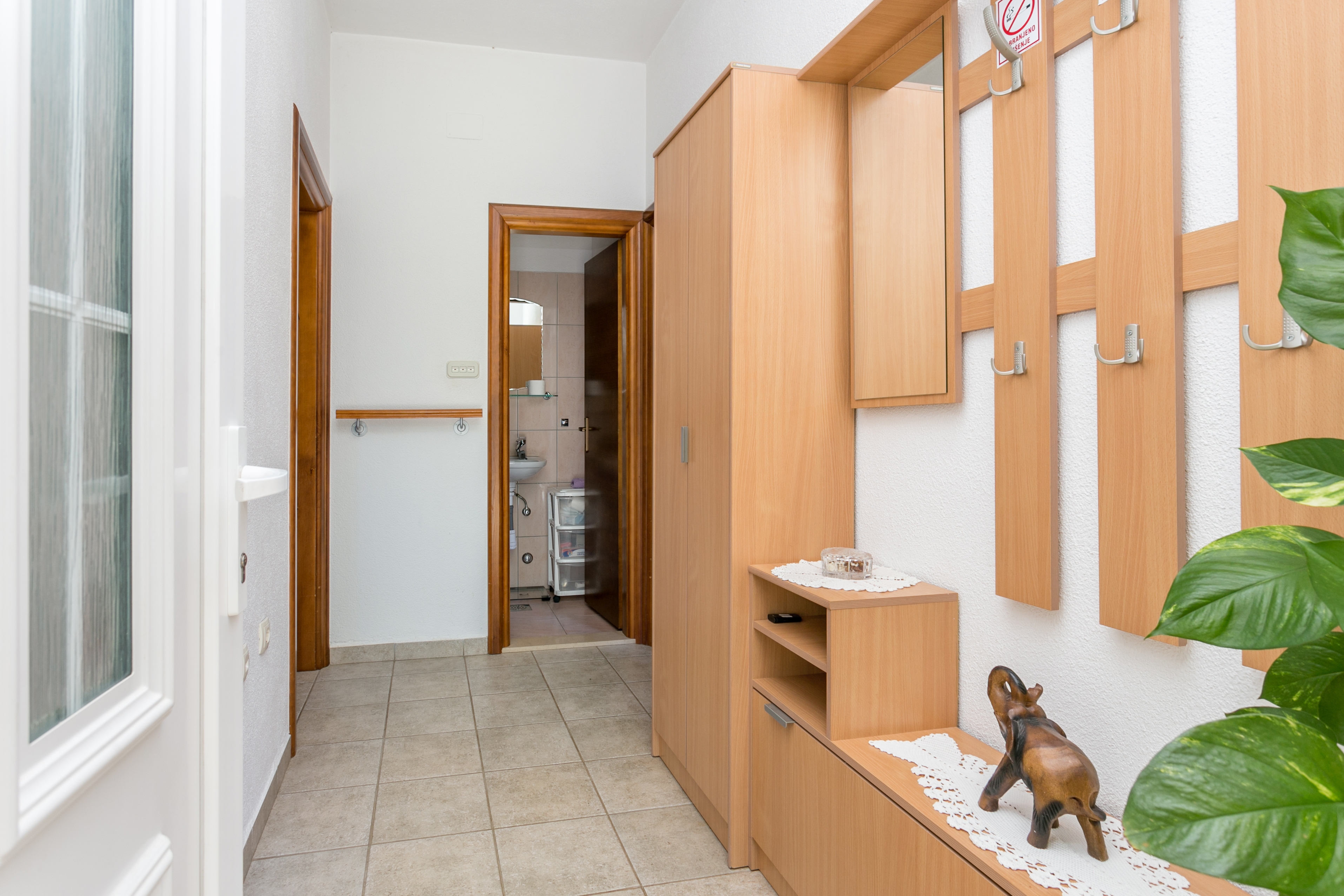 Two bedroom house with terrace Mirca, Brač  K