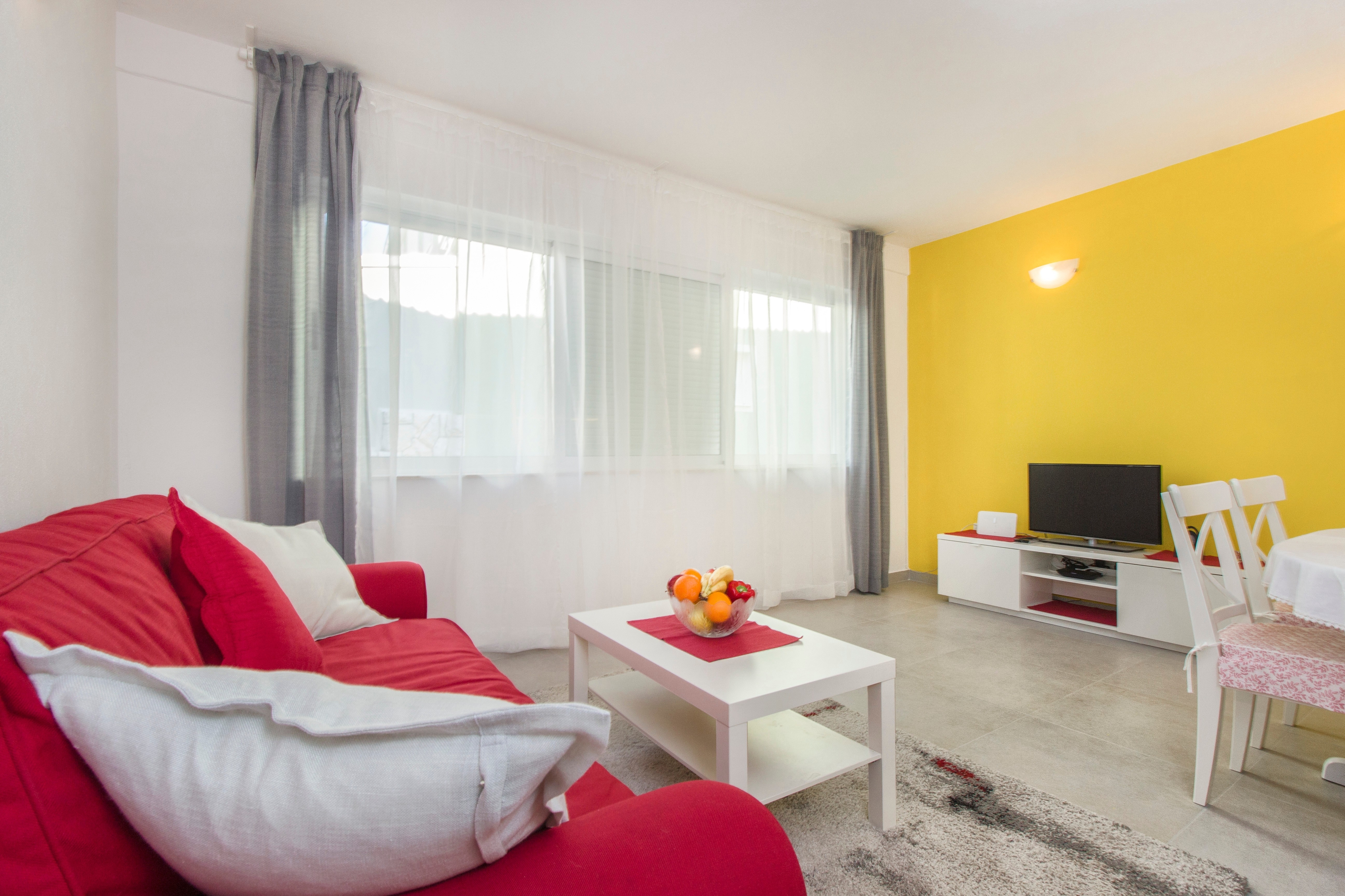 Two bedroom apartment with balcony Primošten (A-22258-a)