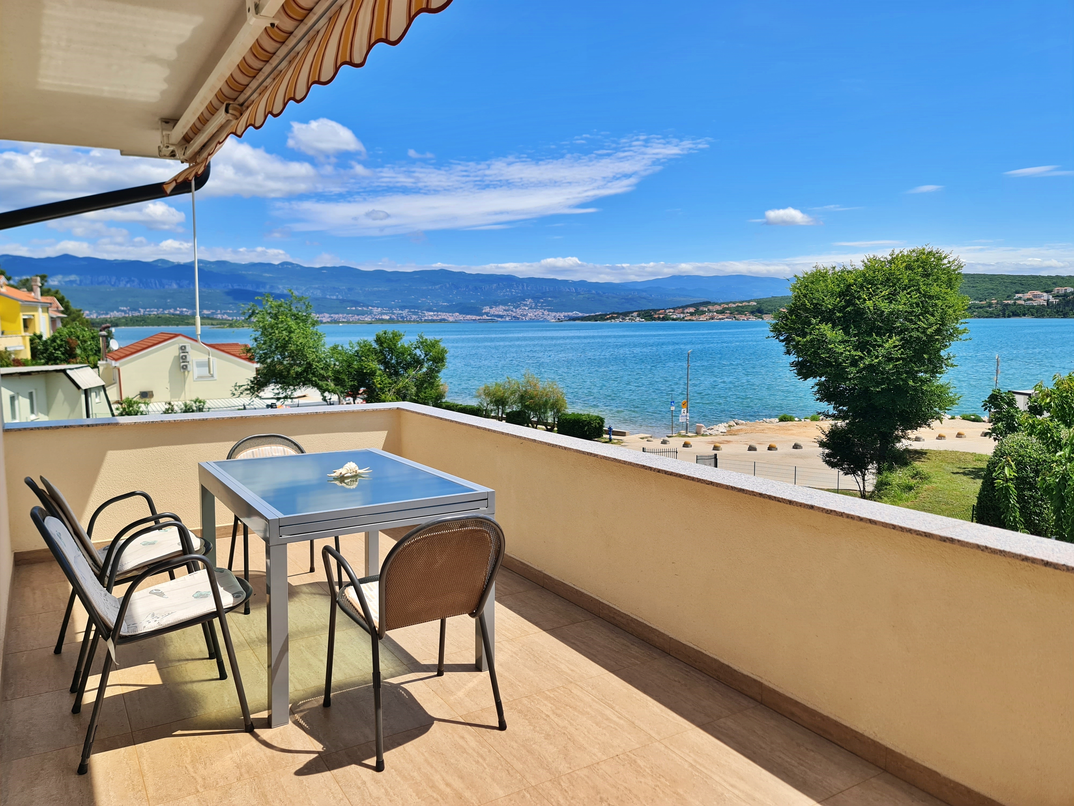 Two bedroom apartment near beach Čižići, Krk  A-a