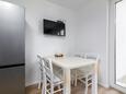 Dining room Rovinj, Dining room in the apartment, air condition available, (pet friendly) and WiFi.