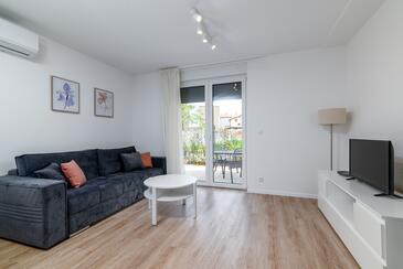 Rovinj, Dnevni boravak u smještaju tipa apartment, dostupna klima i WiFi.