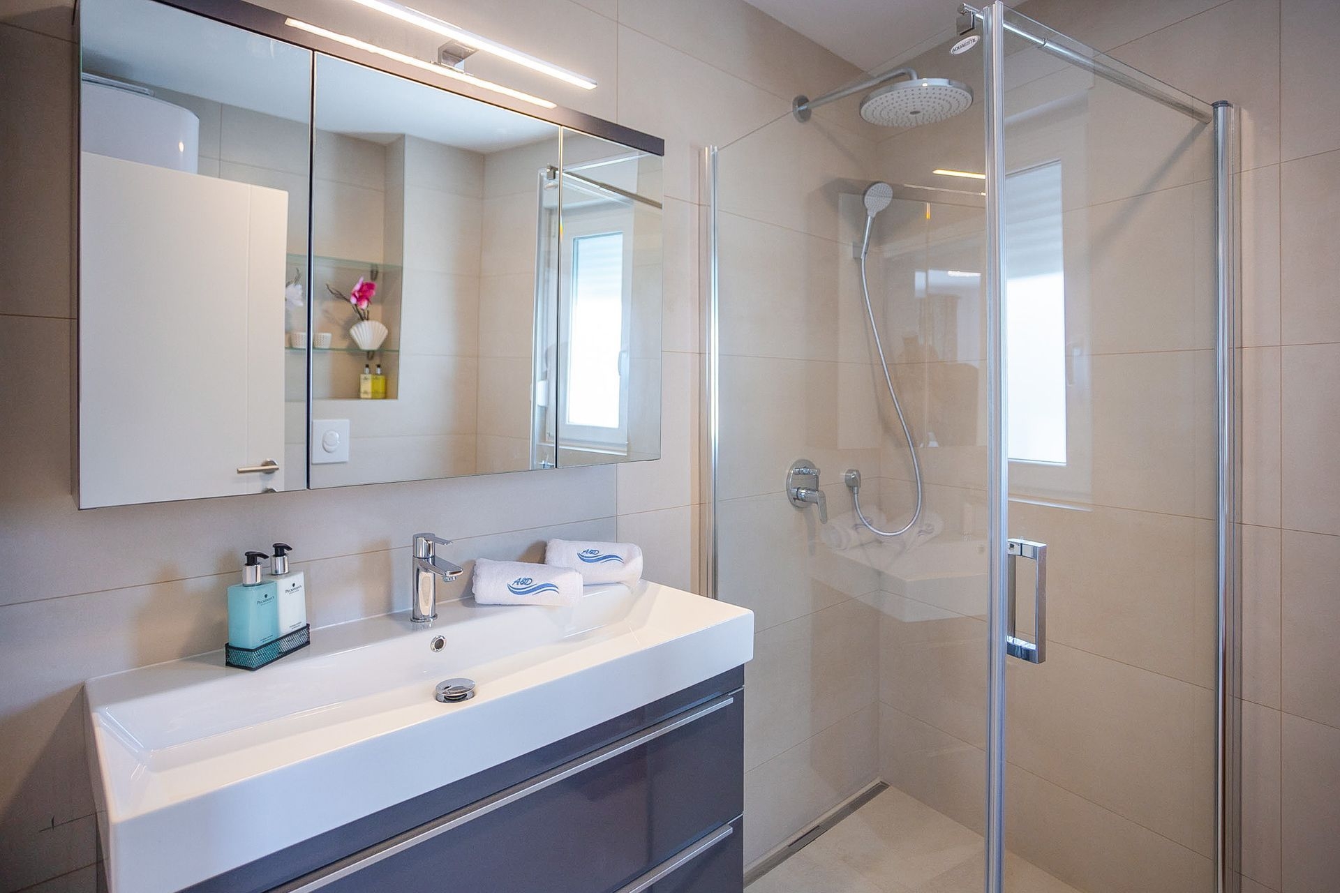 Two bedroom apartment with terrace and sea view Promajna, Makarska  A-a