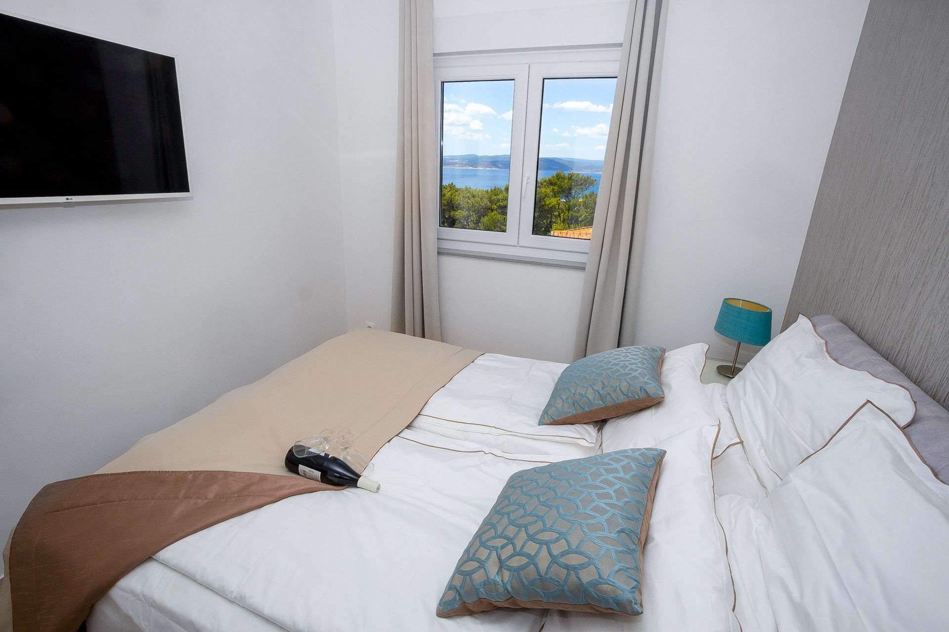 Two bedroom apartment with terrace and sea view Promajna, Makarska  A-a