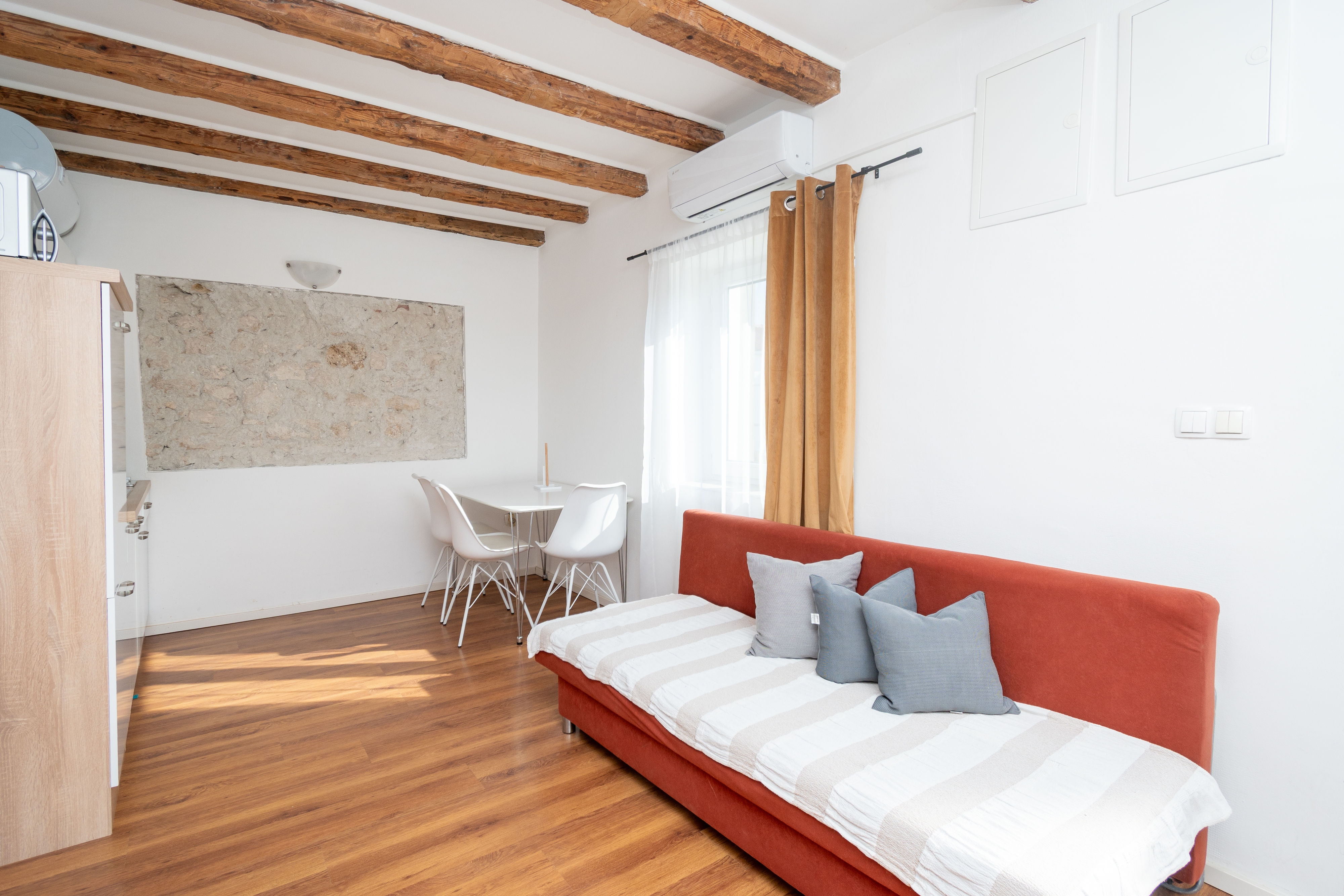 Studio flat with balcony Nin, Zadar  AS-a