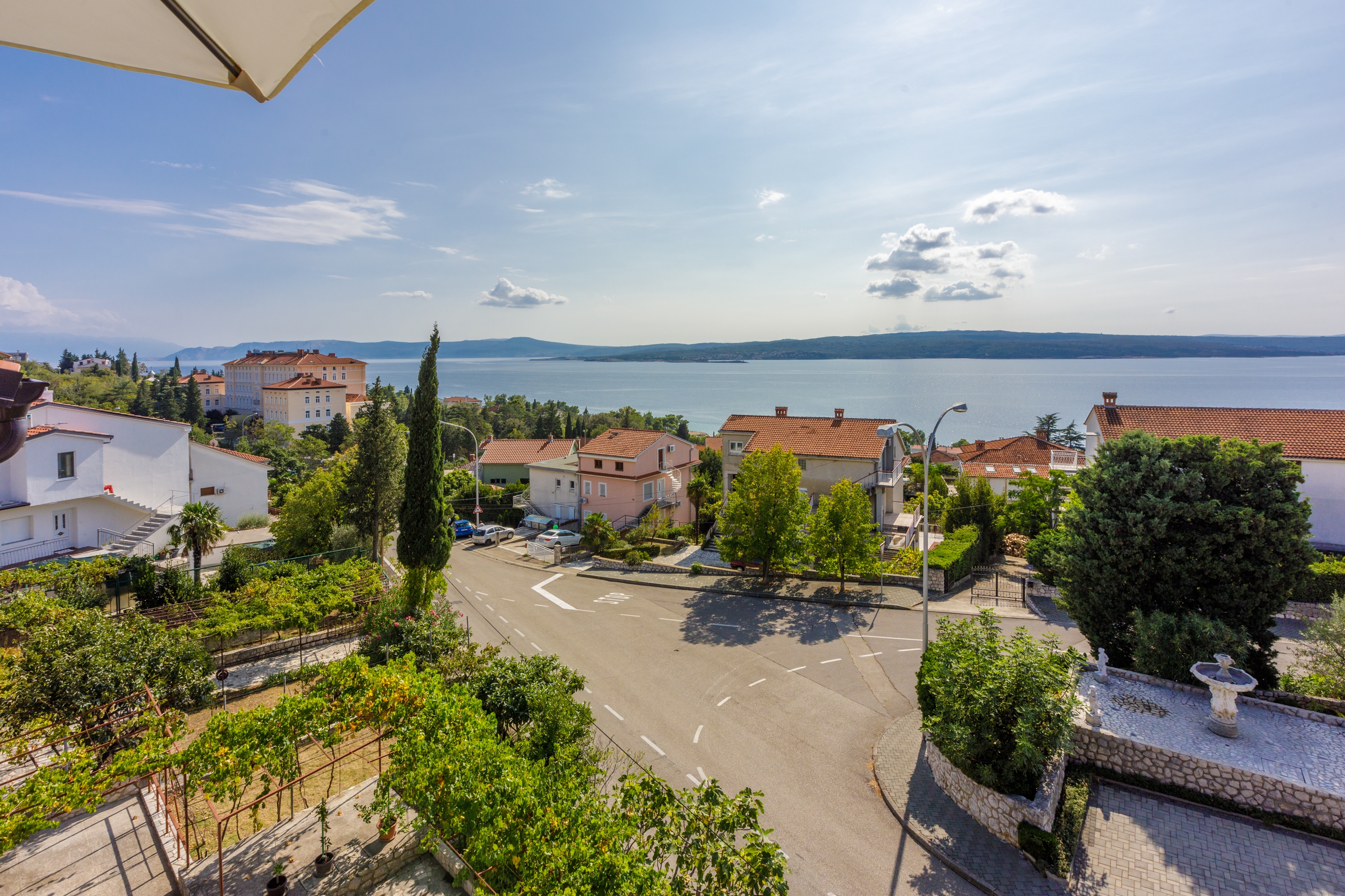 One bedroom apartment with terrace and sea view Crikvenica  A-a