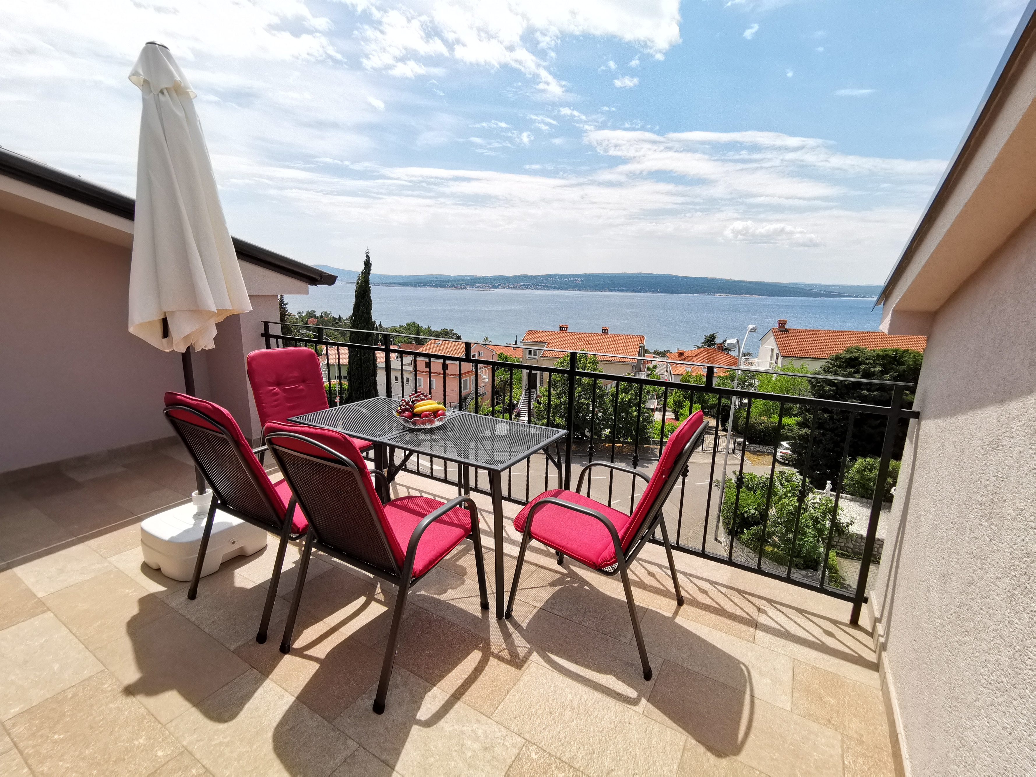 One bedroom apartment with terrace and sea view Crikvenica (A-22283-b)